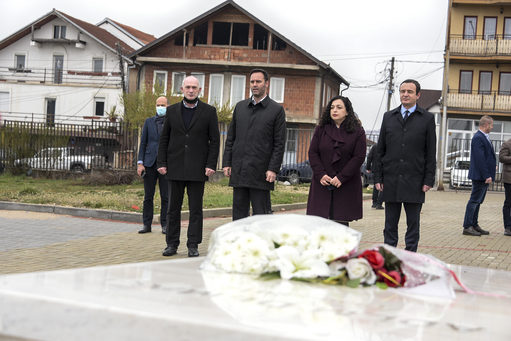 Albin Kurti nderon dëshmorët e Prishtinës