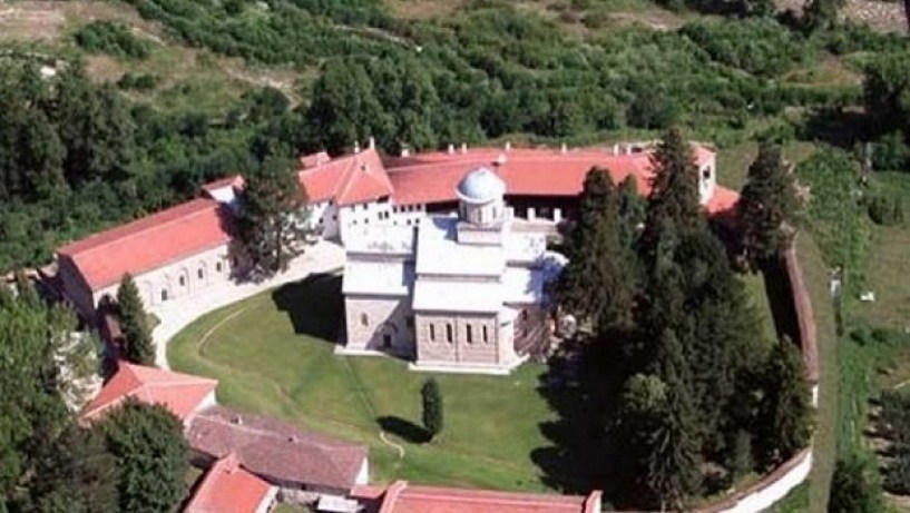 Manastiri i Decanit