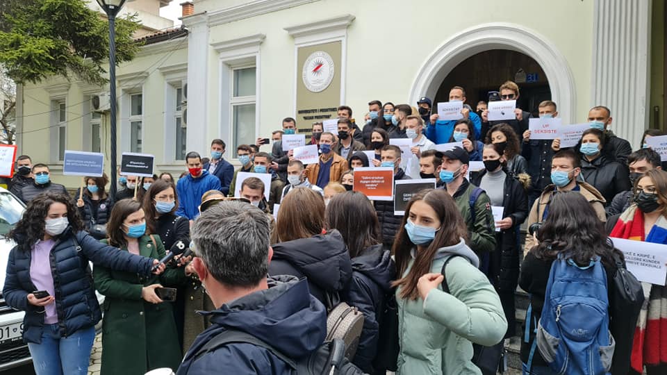 UP distancohet nga deklarata individuale e Kastratit dhe dënon gjuhën denigruese