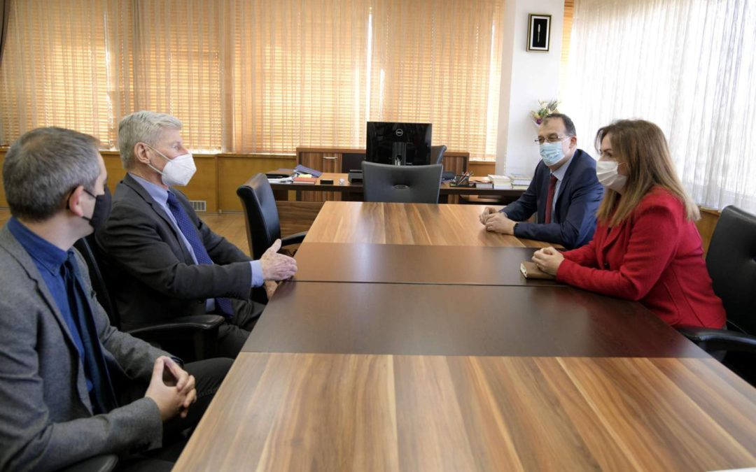 MASHTI- KAEF: Bashkëpunim në krijimin e kushteve për mbështetje financiare numër më të madh të studentëve