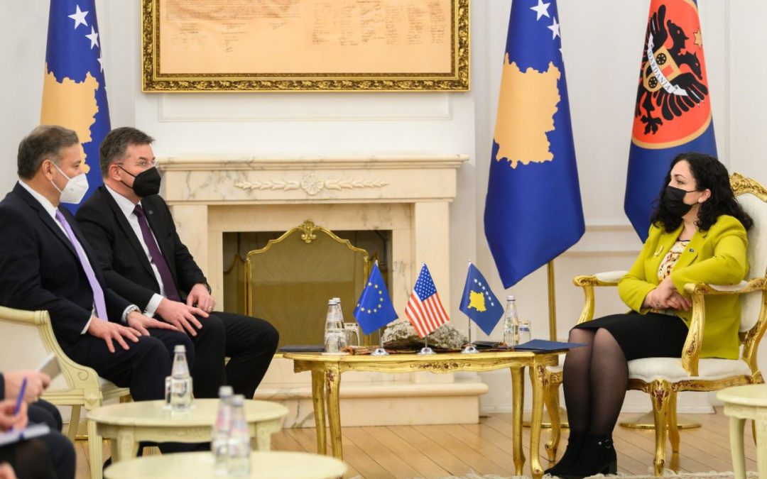 Presidentja Osmani pas takimit me Escobar dhe Lajcak: Serbia bllokuese e progresit në dialog
