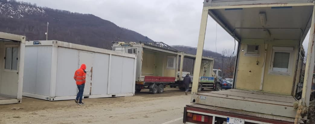Policia -kontejnere kufirit në Bërnjak