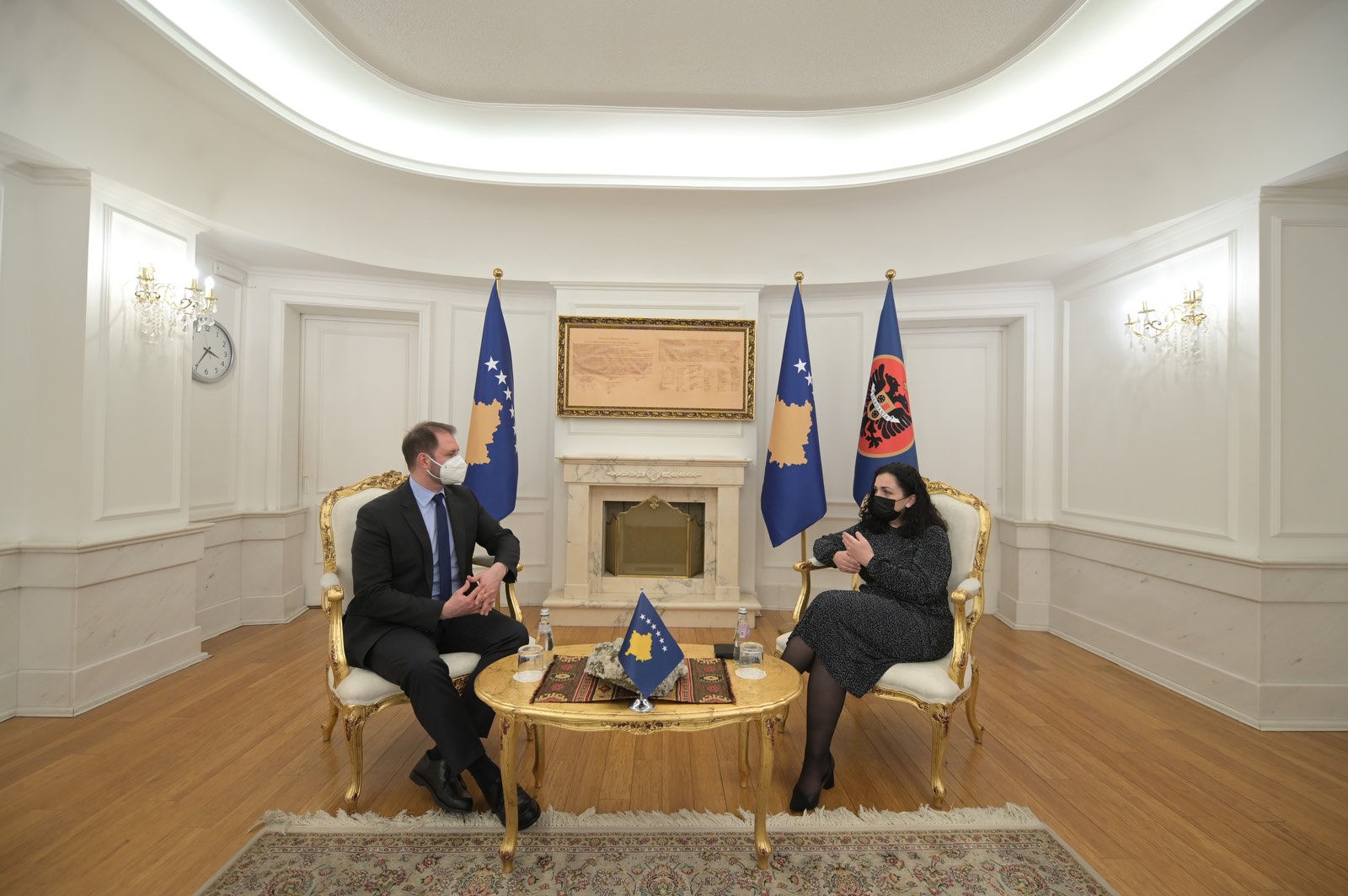Vjosa Osmani-Christian Sagartz