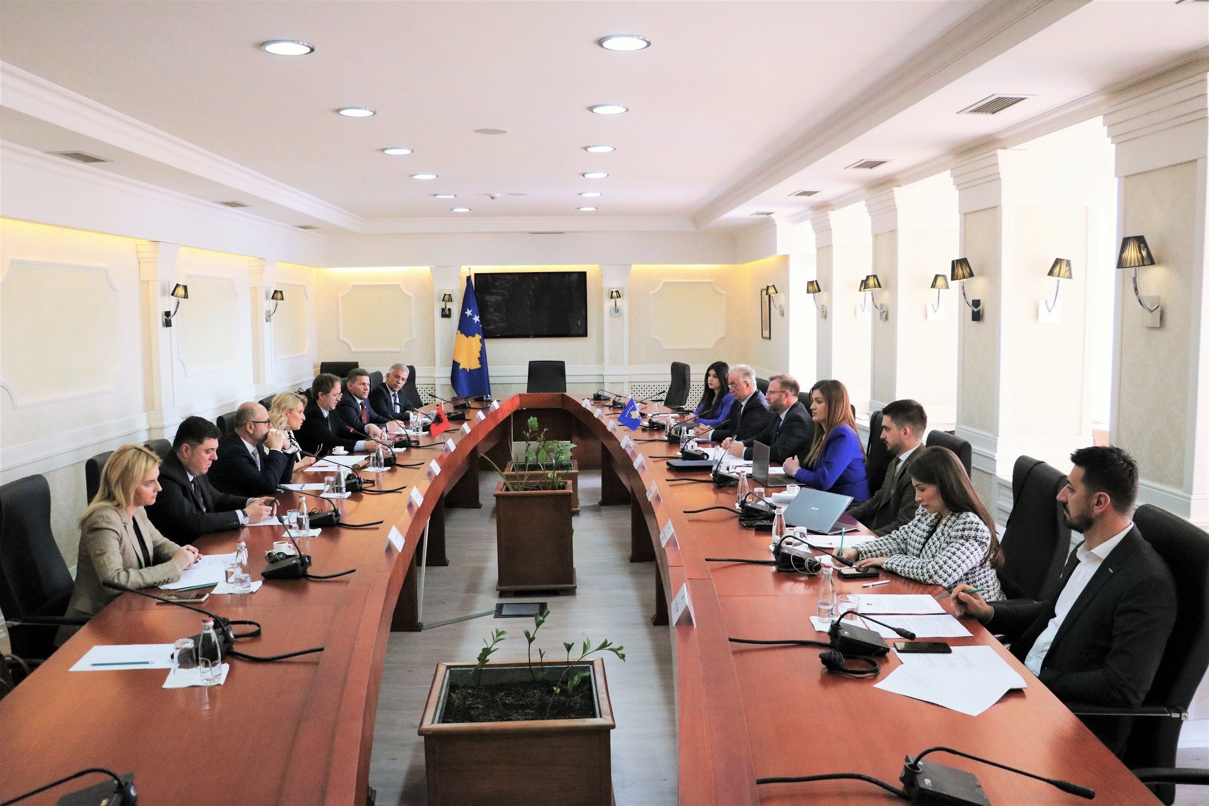 Takimi me Komisioni për Punë të Jashtme dhe Diasporë i Kuvendit të Republikës së Kosovës me Komisionin për Politikën e Jashtme të Kuvendit të Shqipërisë 1