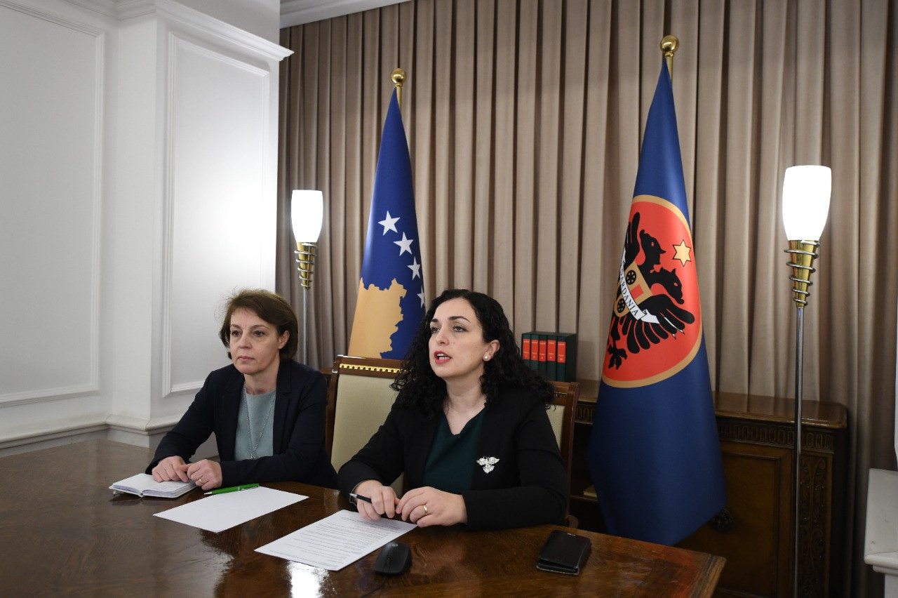 Vjosa Osmani-Donika Gervalla