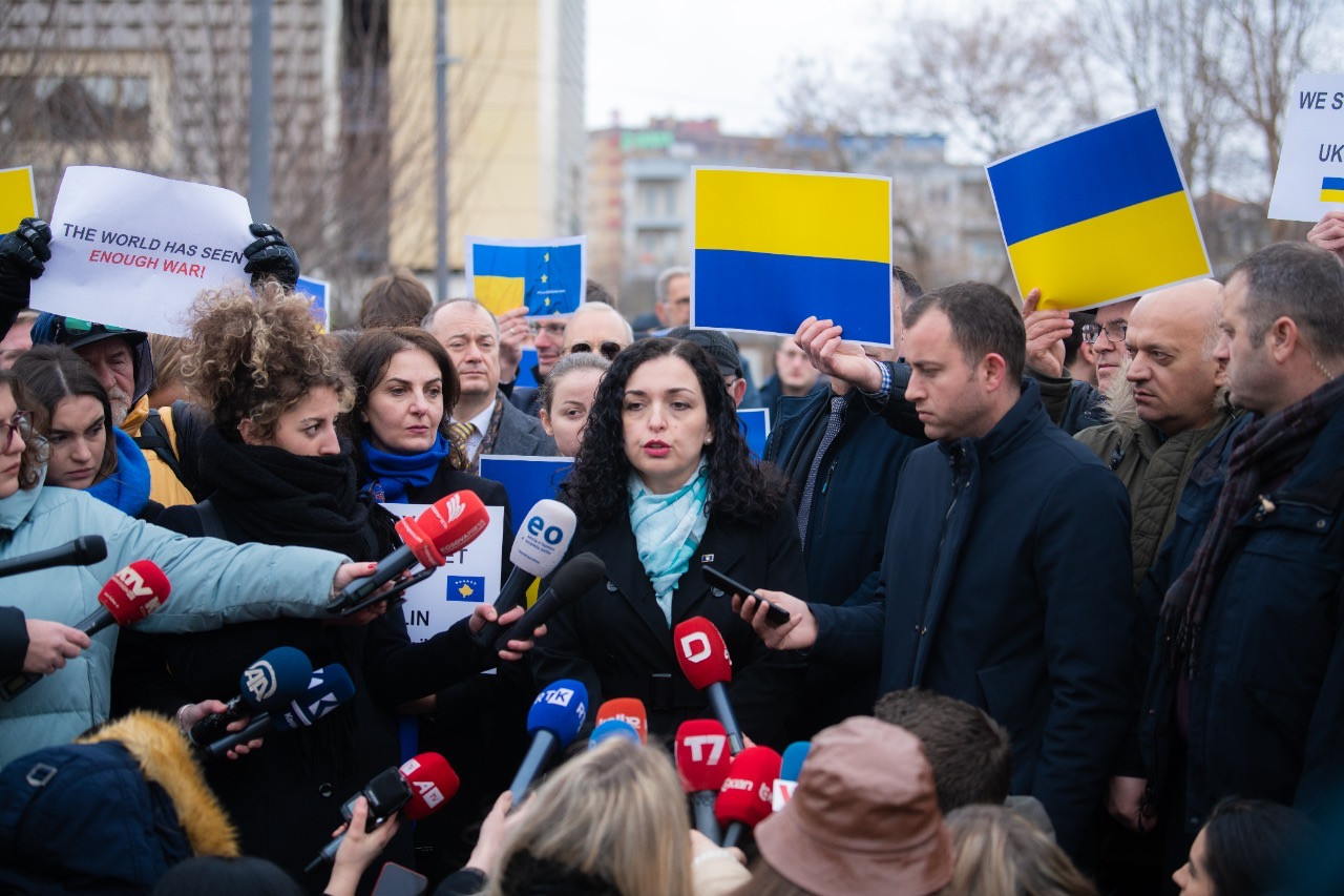 Vjosa Osmani-tubimin dhe marshin solidarizues me Ukrainën