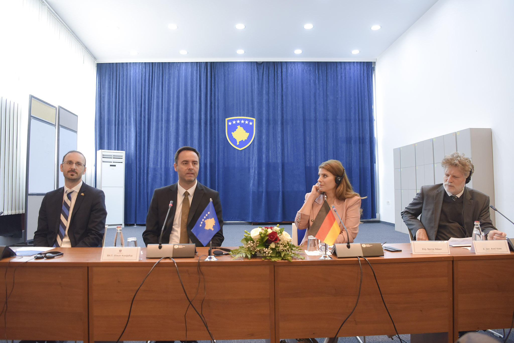 Glauk Konjufca fton afaristët gjermanë të investojnë në Kosovë (1)