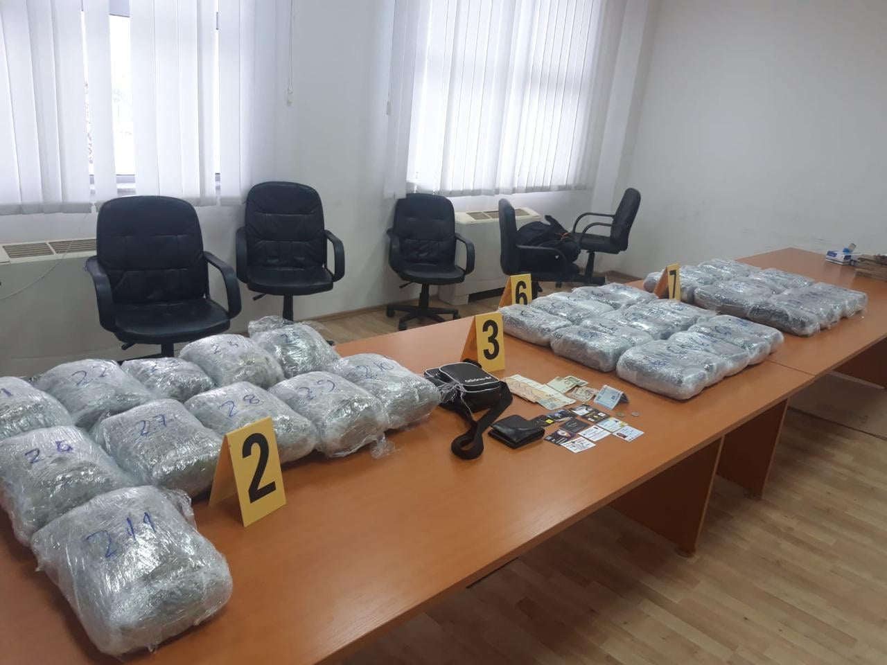 Policia-Goditet grupi kriminal i cili bashkëvepronte në Shqipëri dhe Kosovë