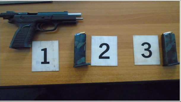 Policia- posedim i paautirizuar i armeve
