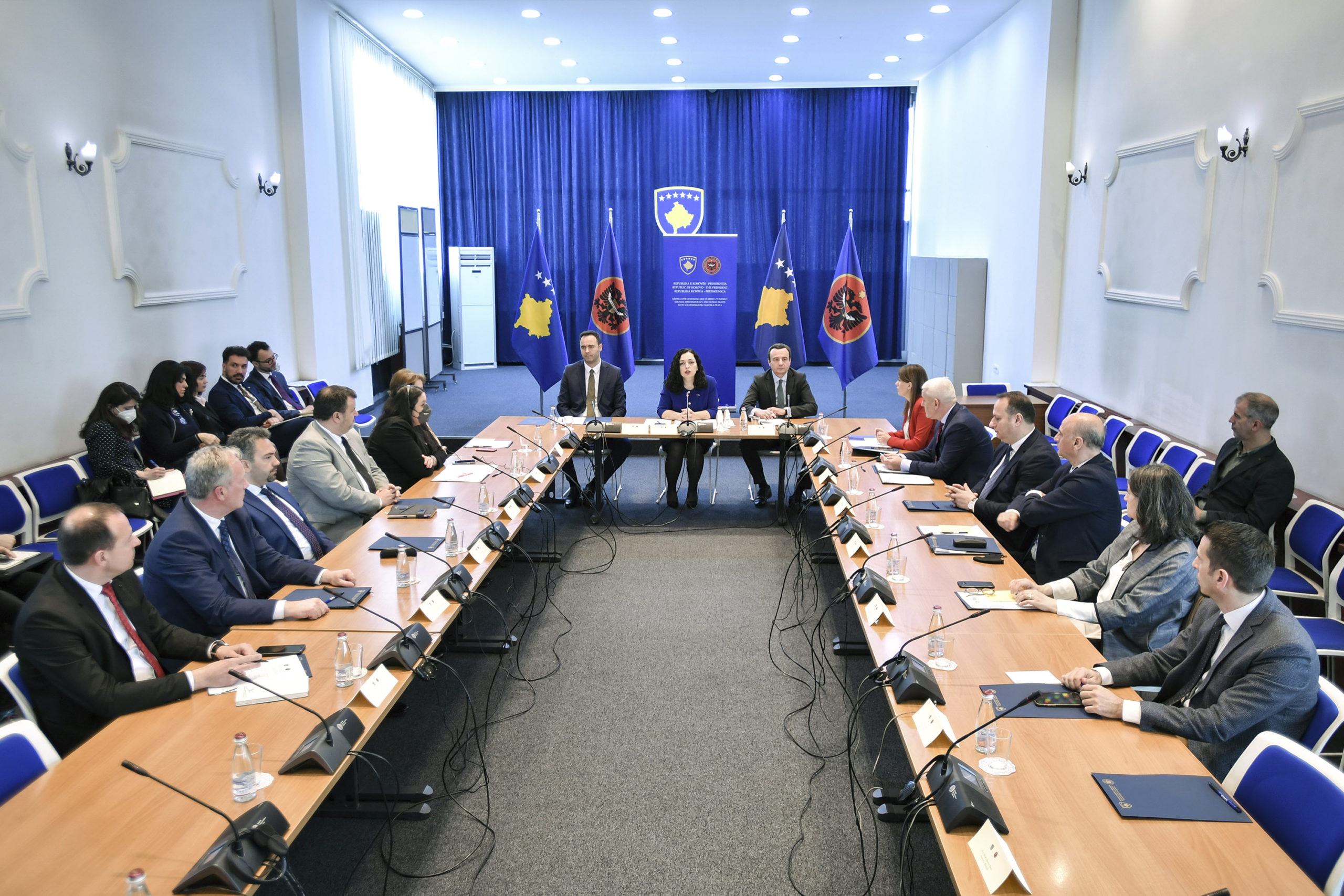 Vjosa Osmani-Inaugurohet Këshilli për Demokraci dhe të Drejta të Njeriut