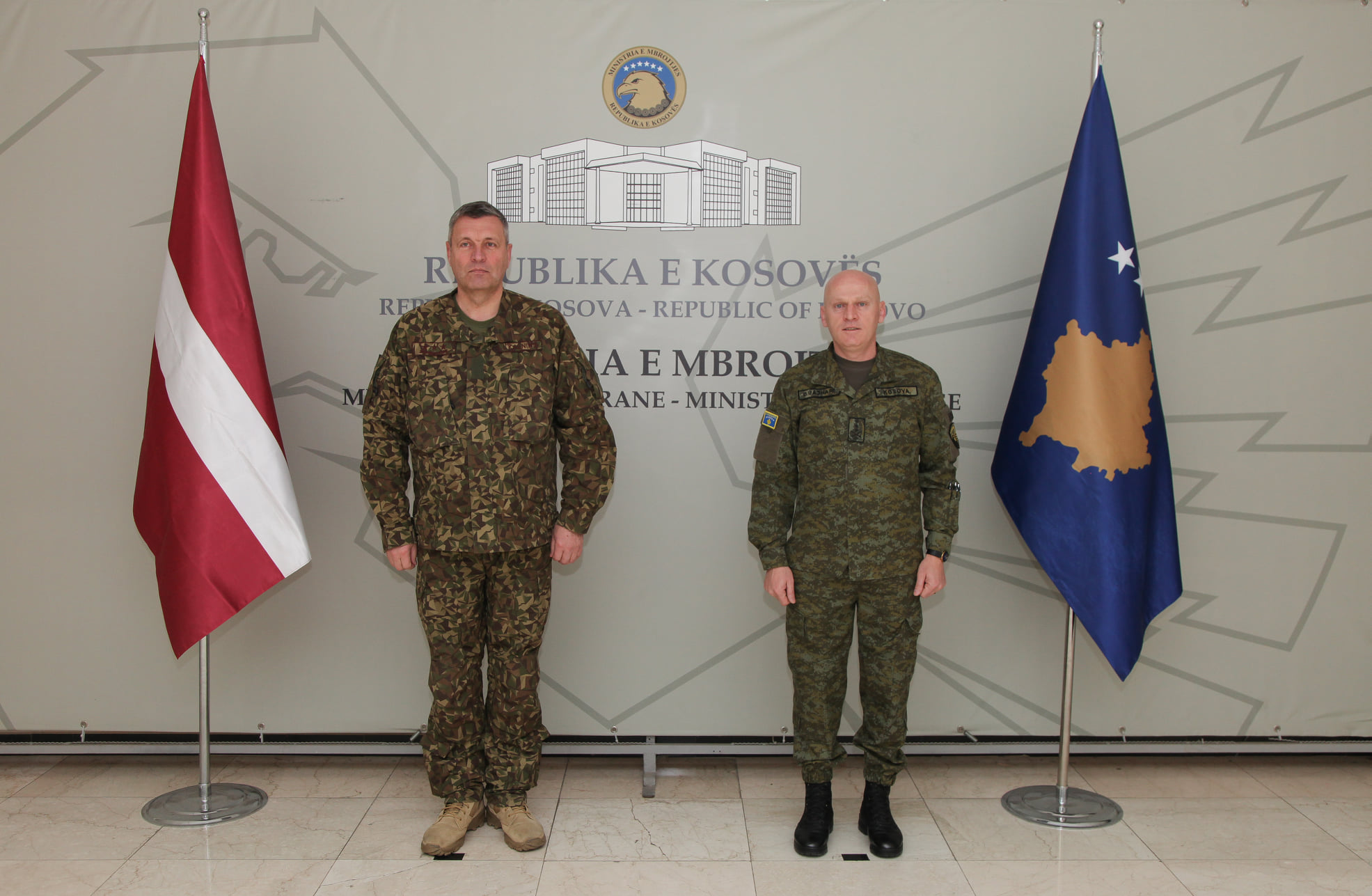 gjenerallejtënant Bashkim Jashari-gjenerallejtënant Leonīds Kalnins
