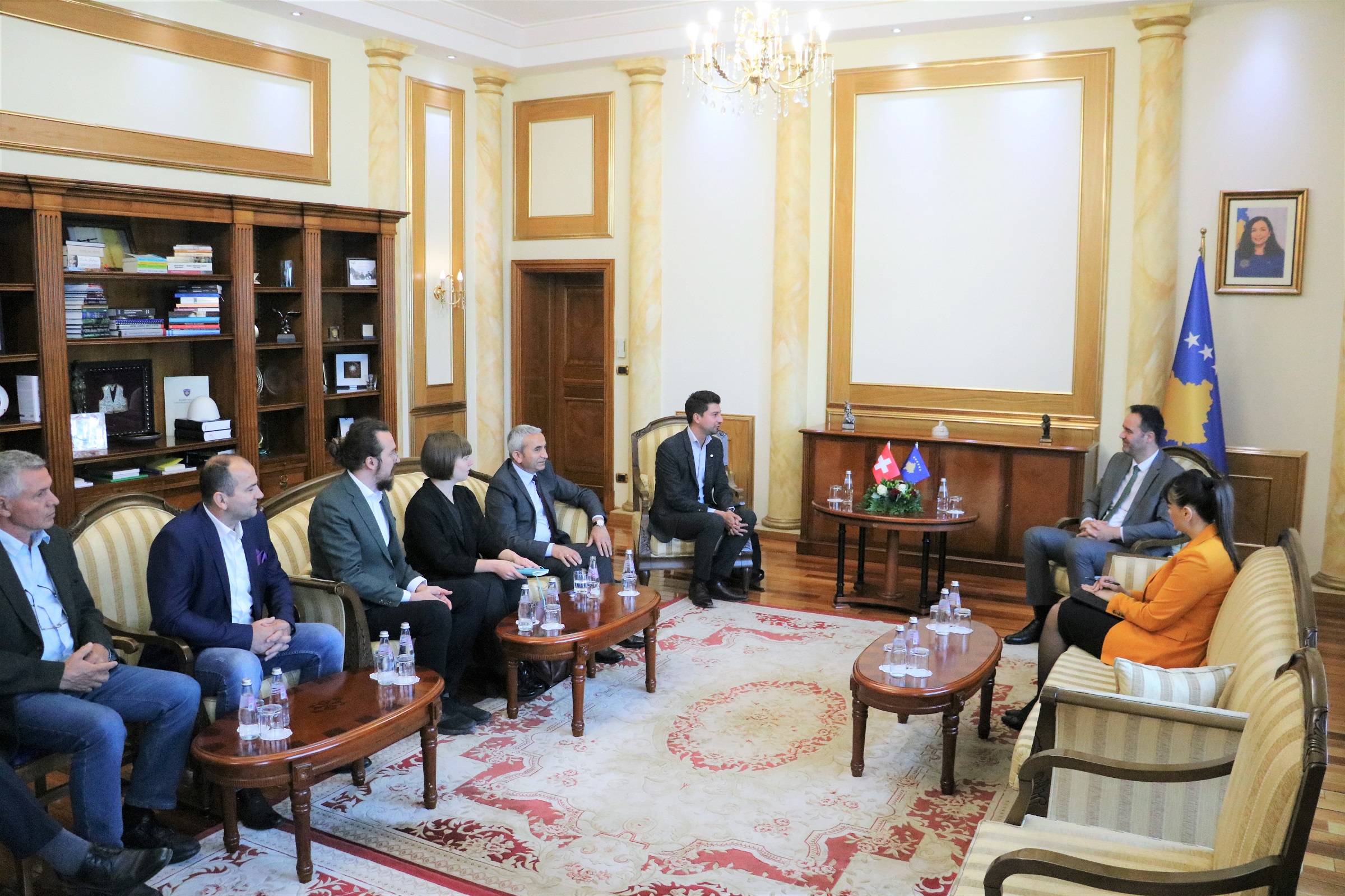 Glauk Konjufca priti në takim një delegacion të socialdemokratëve zviceran
