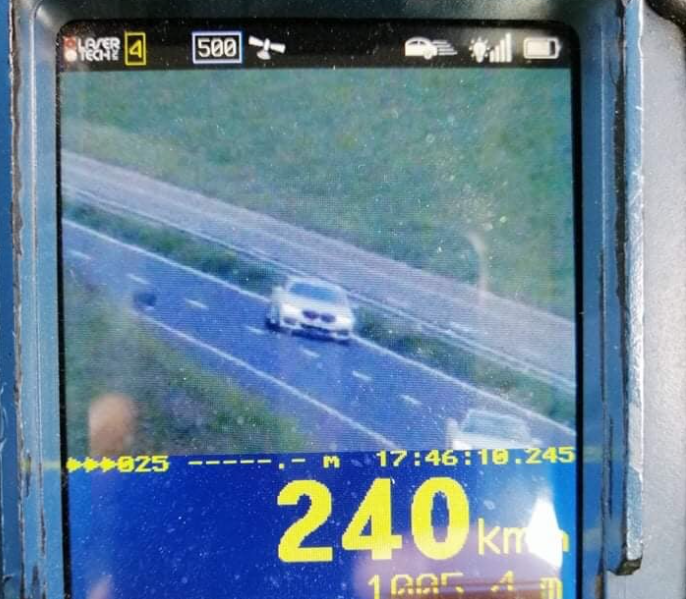 Policia-gjobitet shoferi shpejtesia 240 km