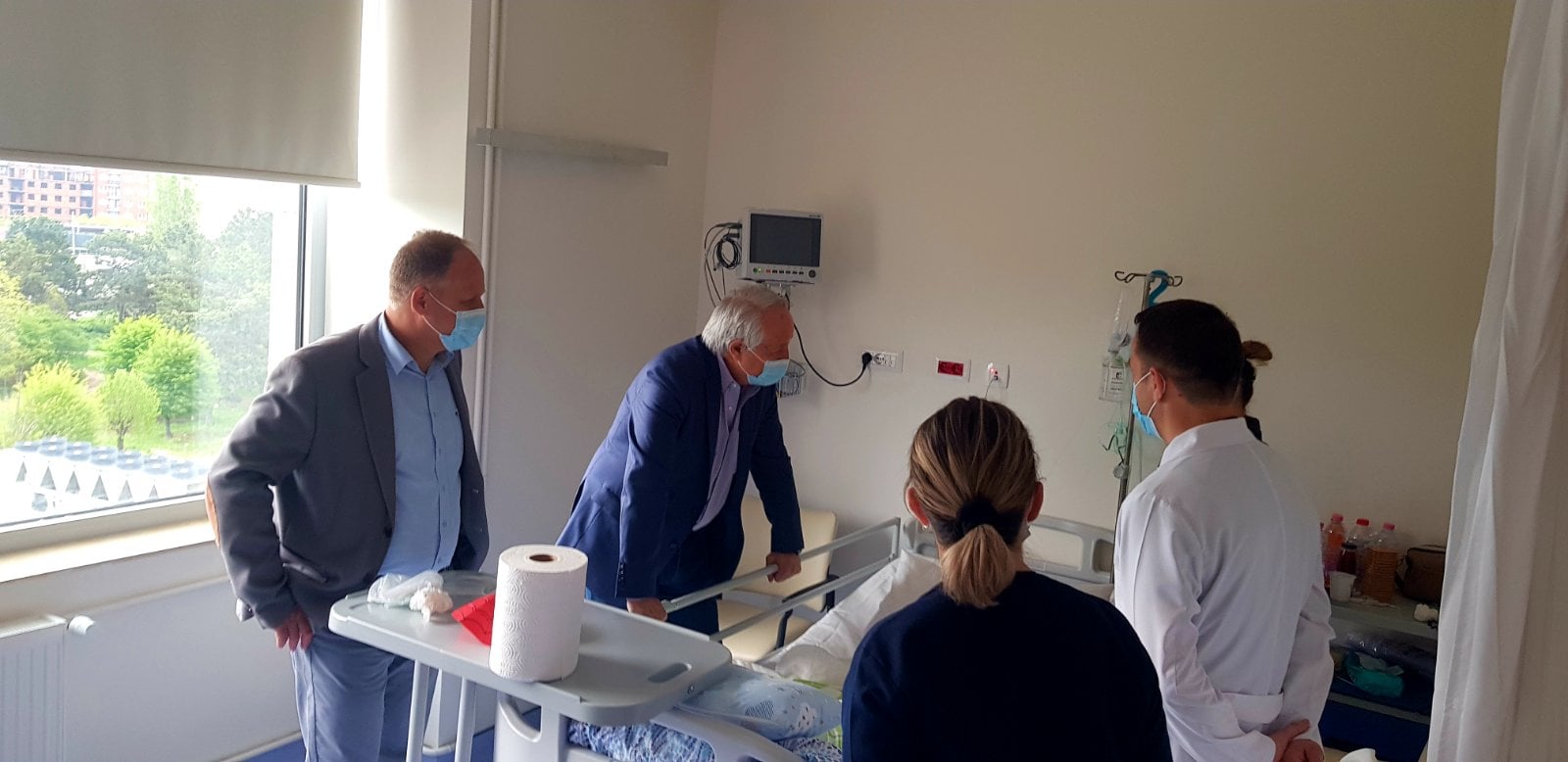 Rifat Latifi viziton Klinikat ne QKUK