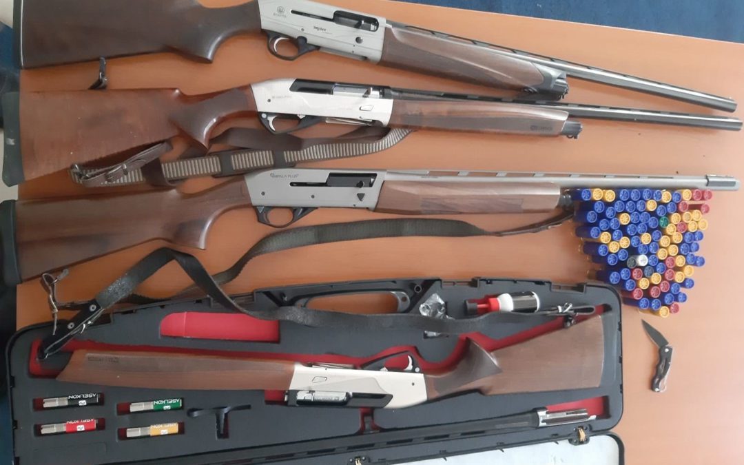 Policia sekuestron nëntë armë zjarri dhe dy thika në rajonin e Prishtinës