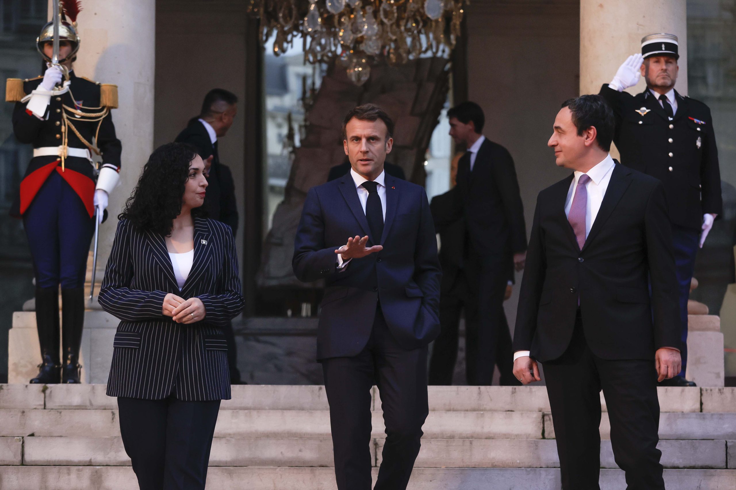Vjosa Osmani-Albin Kurti-Emmanuel Macron 2