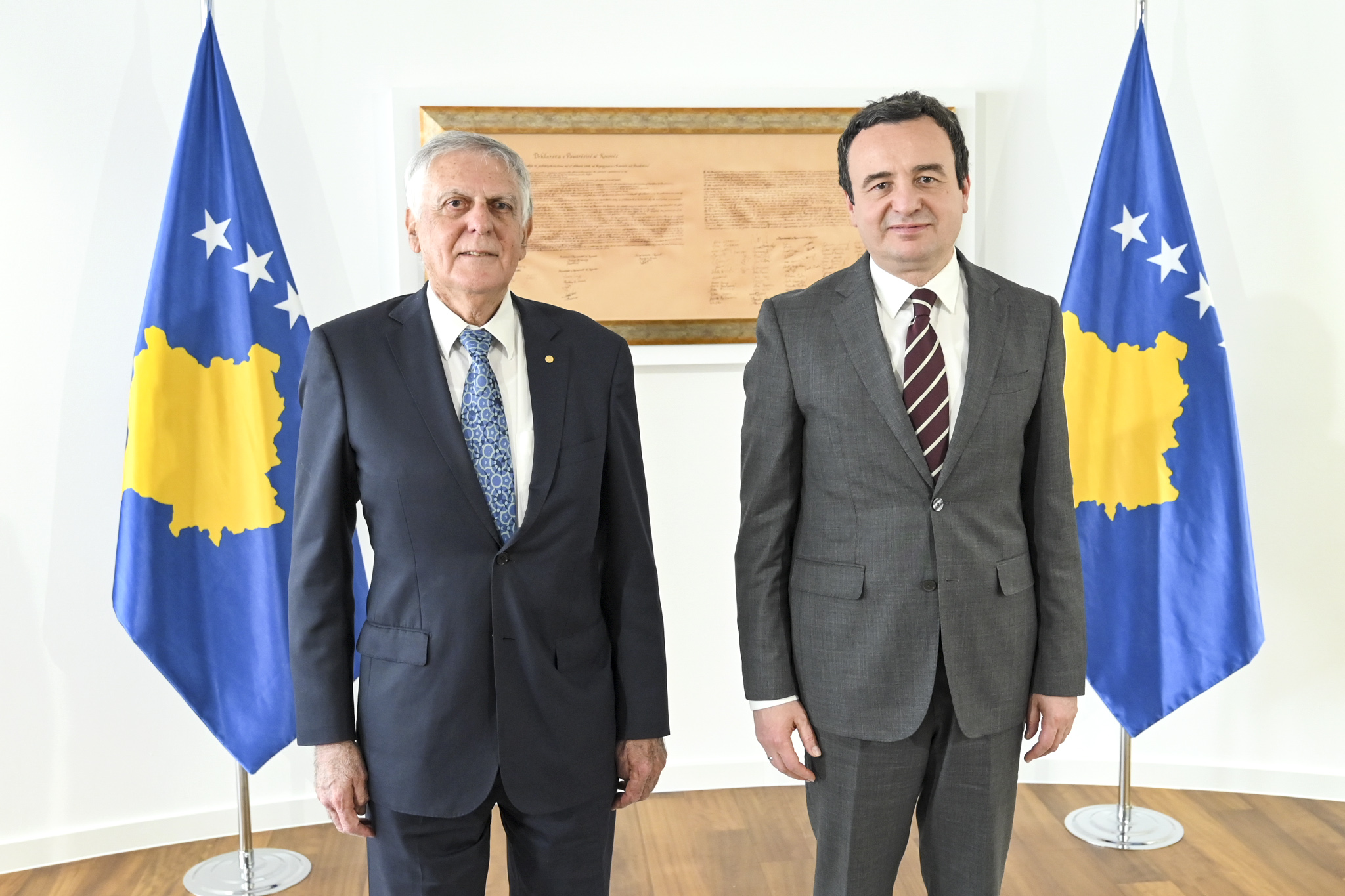 Albin Kurti-Dan Shechtman