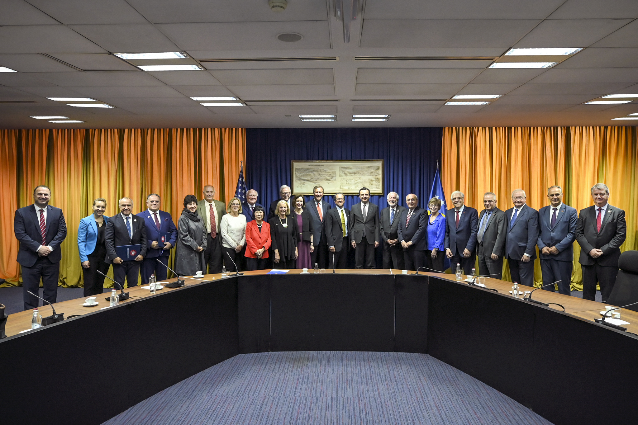 Albin Kurti-delegacion të Këshillit të Ambasadorëve Amerikanë