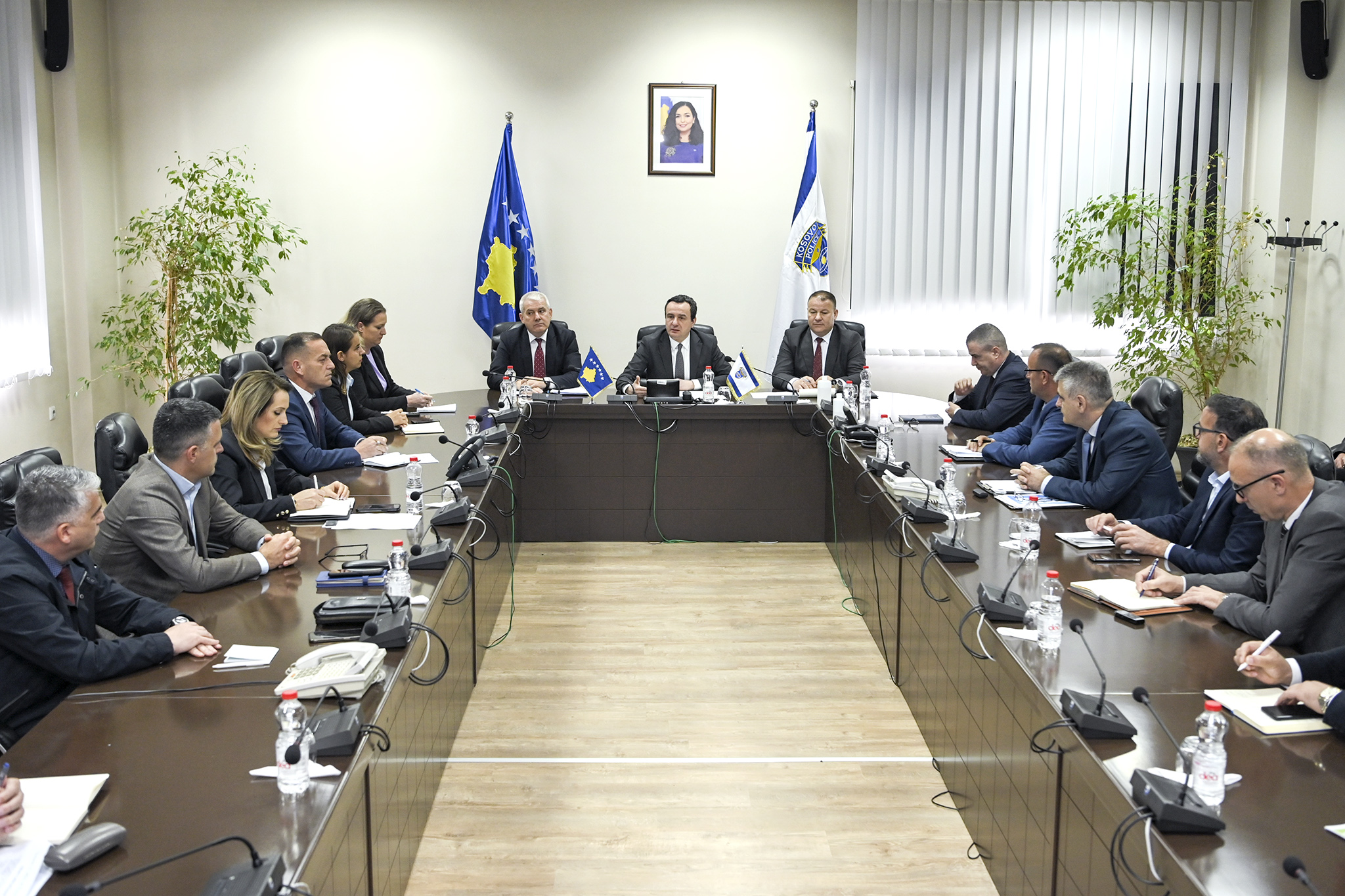 Albin Kurti vizitoi Drejtorinë e porsa themeluar për Hetimin e Krimeve të Luftës