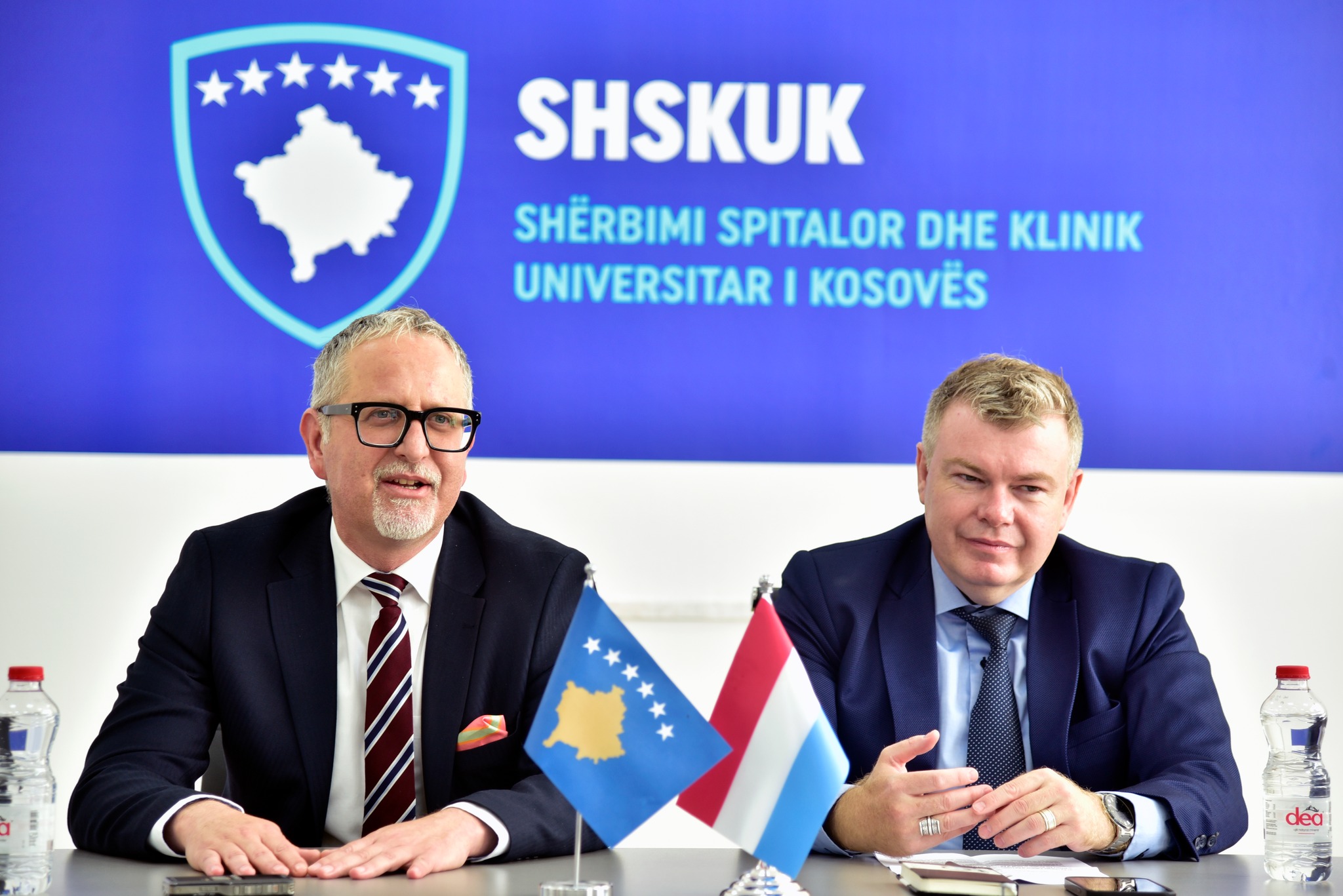 Arben Vitia-Qeveria e Luksemburgut dhuroi donacion në vlerë mbi 28 mijë euro për barnatoren qendrore të QKUK-së