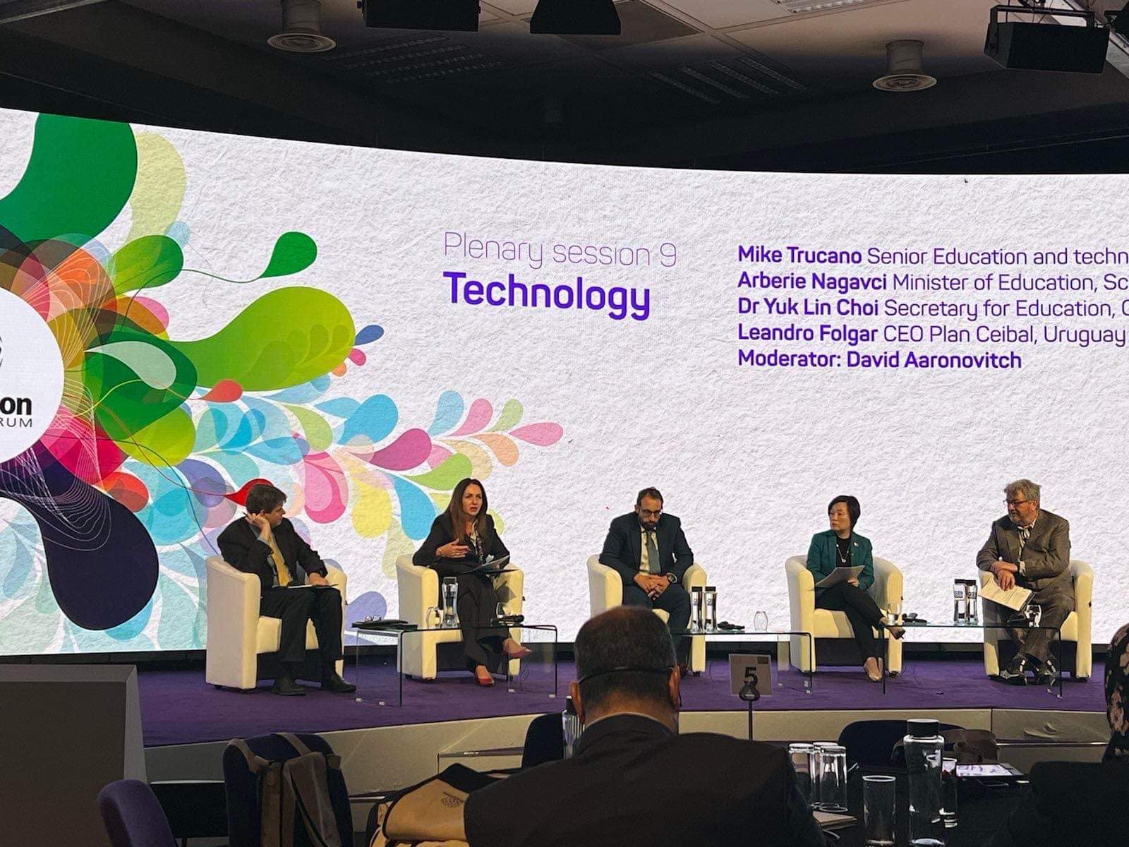 Arberie Nagavci-Në Forumin Botëror të Edukimit në Londër