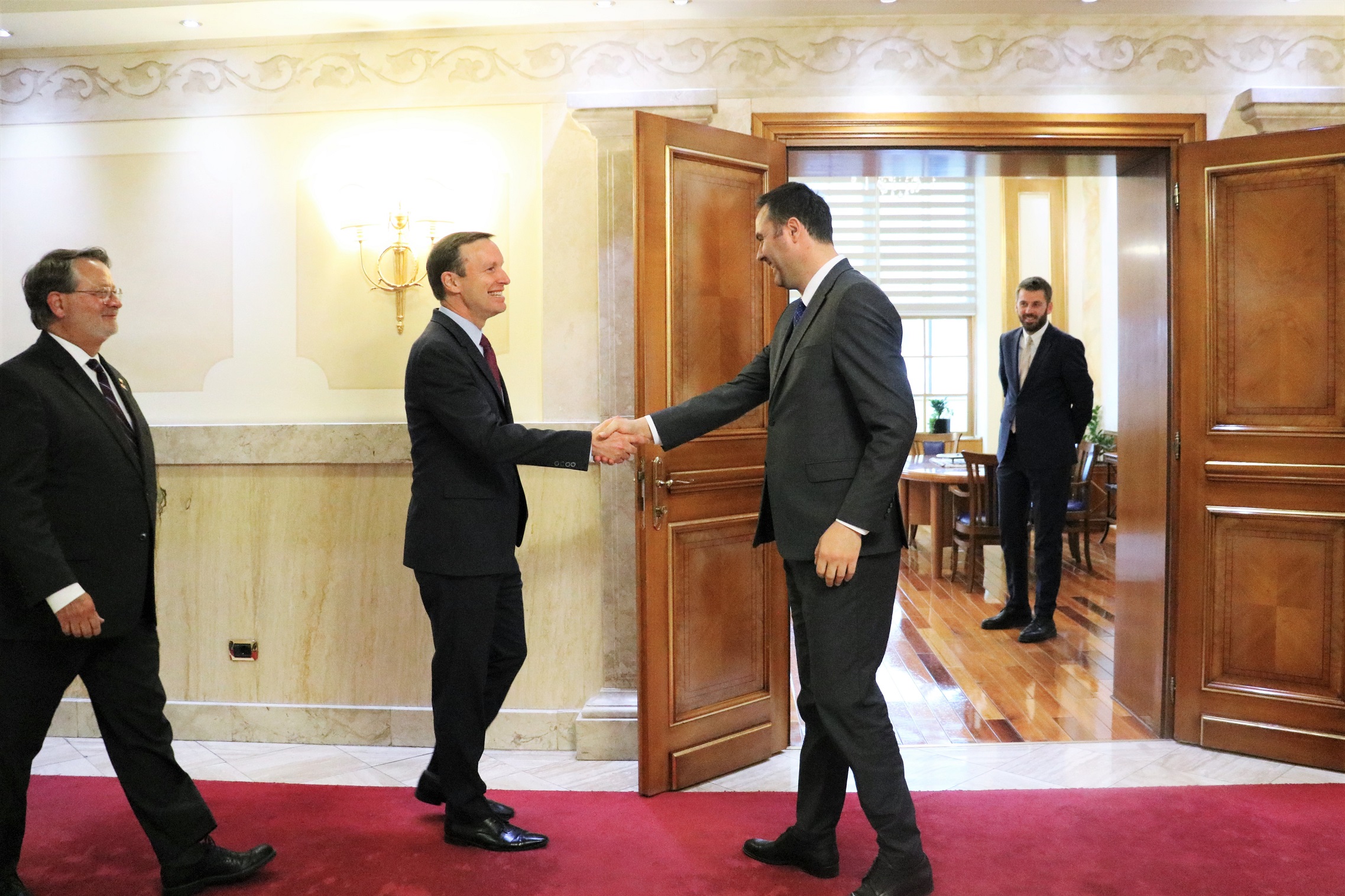 Glauk Konjufca-Chris Murphy dhe Gary Peters