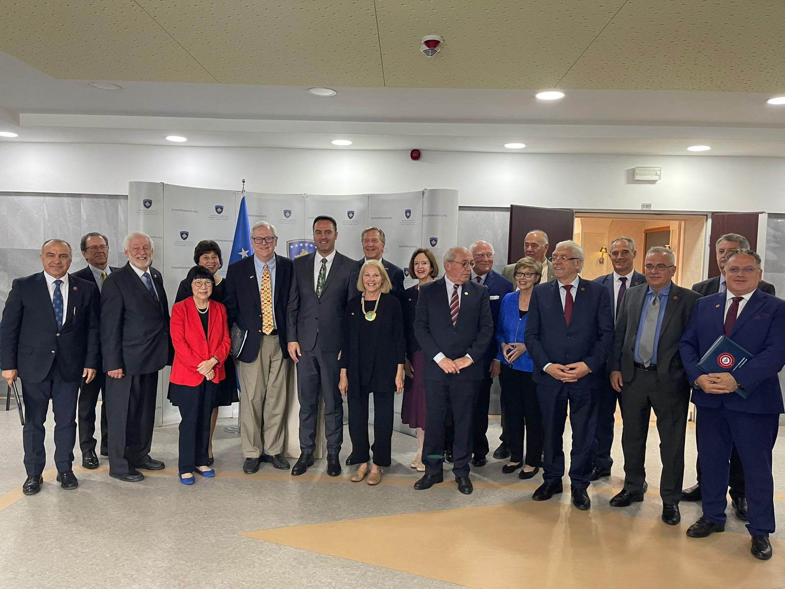 Konjufca takon Këshillin e Ambasadorëve Amerikanë