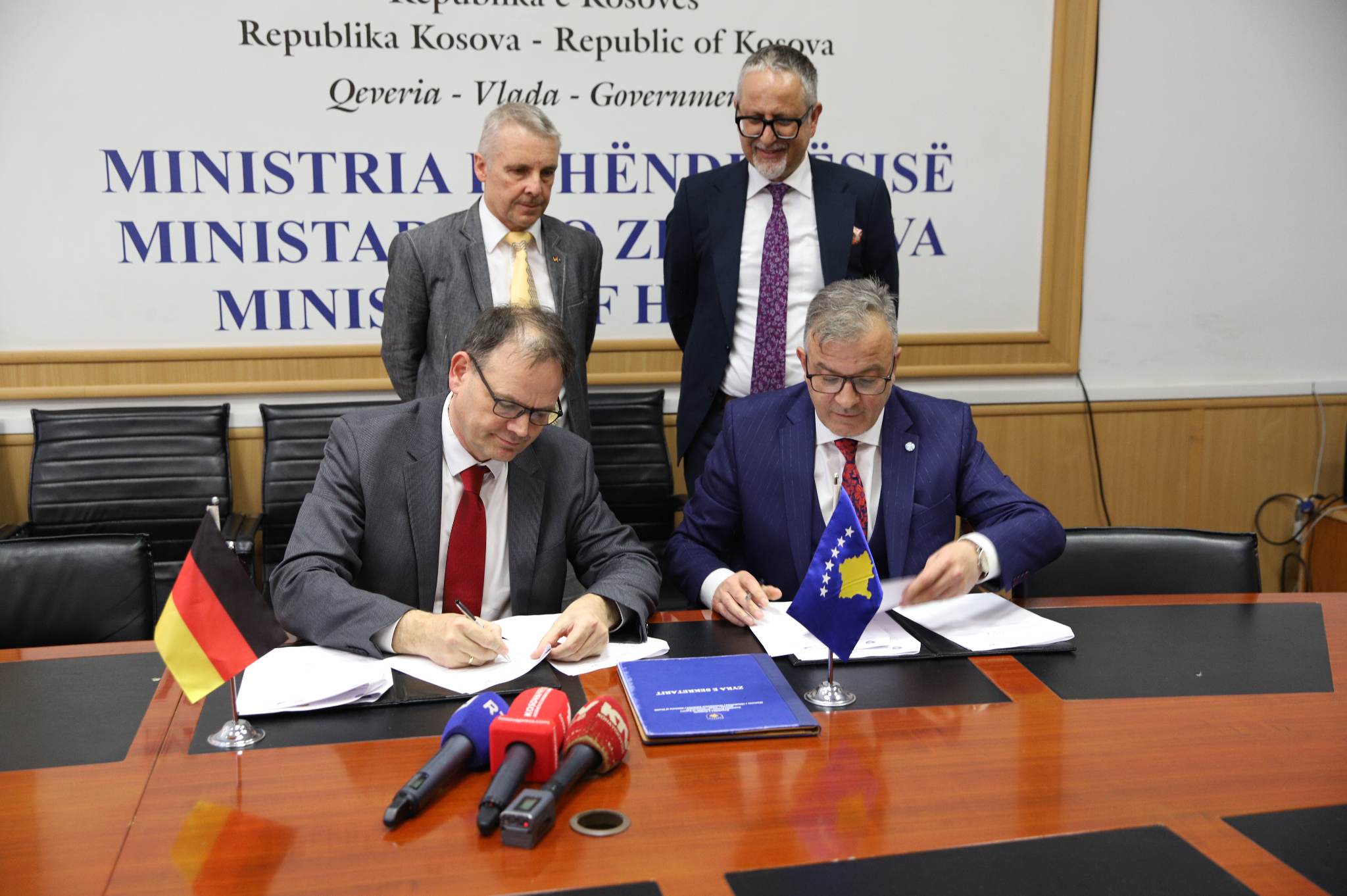 MSH-GIZ i dorëzon MSh-së pajisje për menaxhimin e mbetjeve medicinale në vlerë