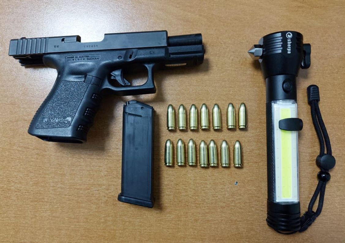 Policia-arme-1