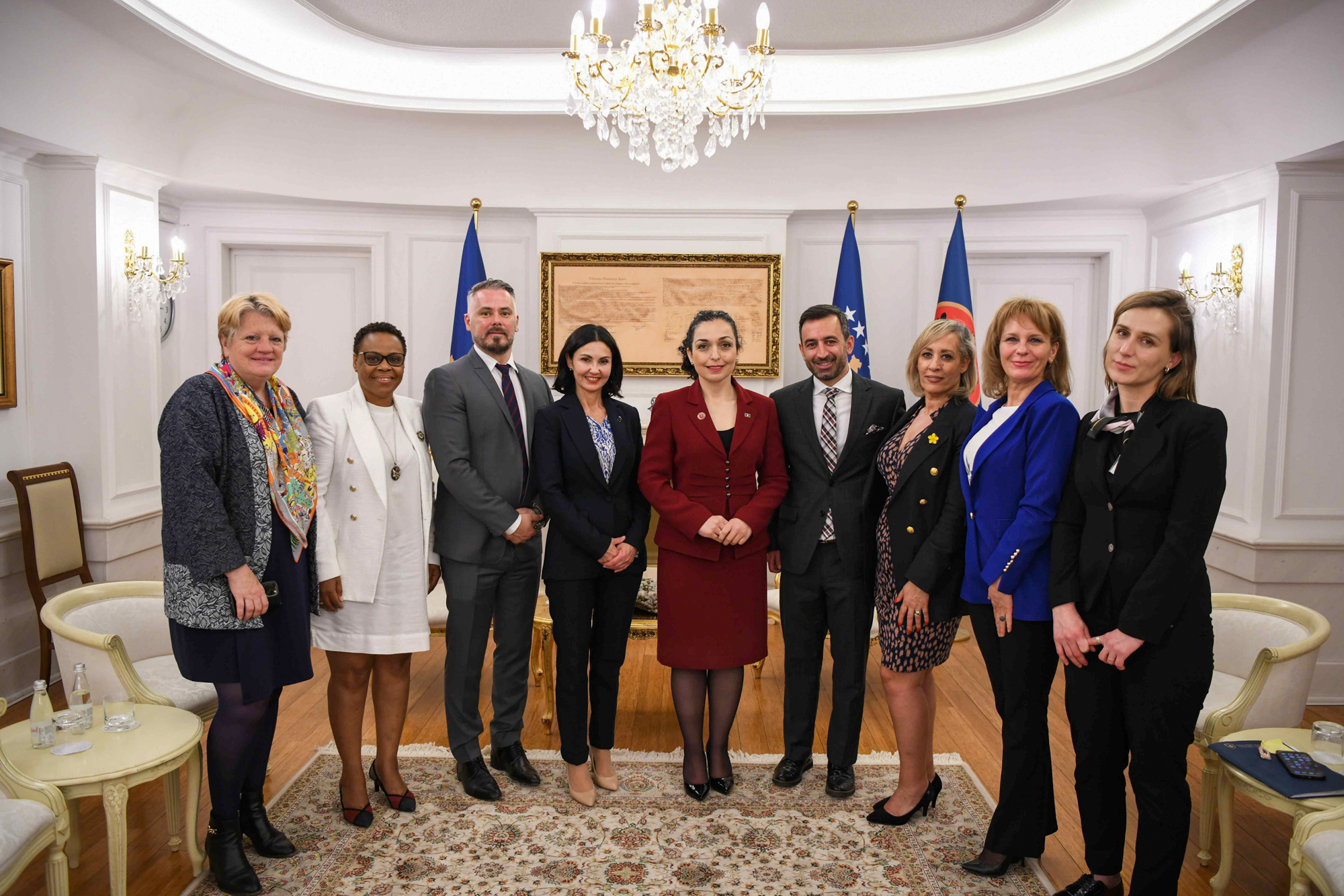 Vjosa Osmani priti përfaqësuesit e Rrjetit të Grave të Asamblesë Parlamentare të Frankofonisë
