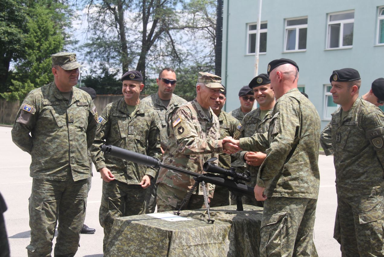 Gjeneral major Stephen Osborn, ne FSK-