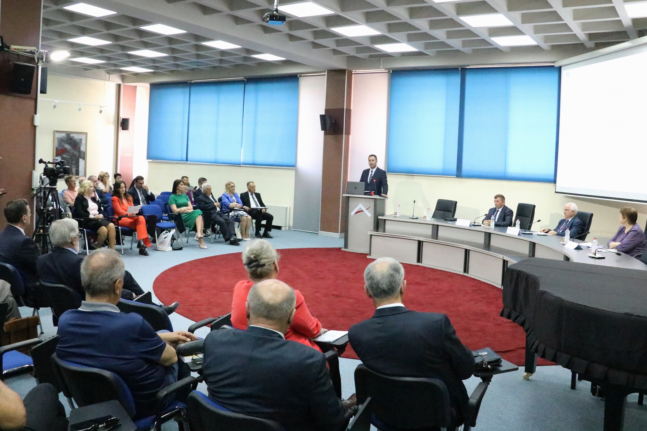 Glauk Konjufca-konferencën e përbashkët shkencore të Akademisë së Shkencave dhe Arteve të Kosovës dhe Akademisë së Shkencave të Shqipërisë