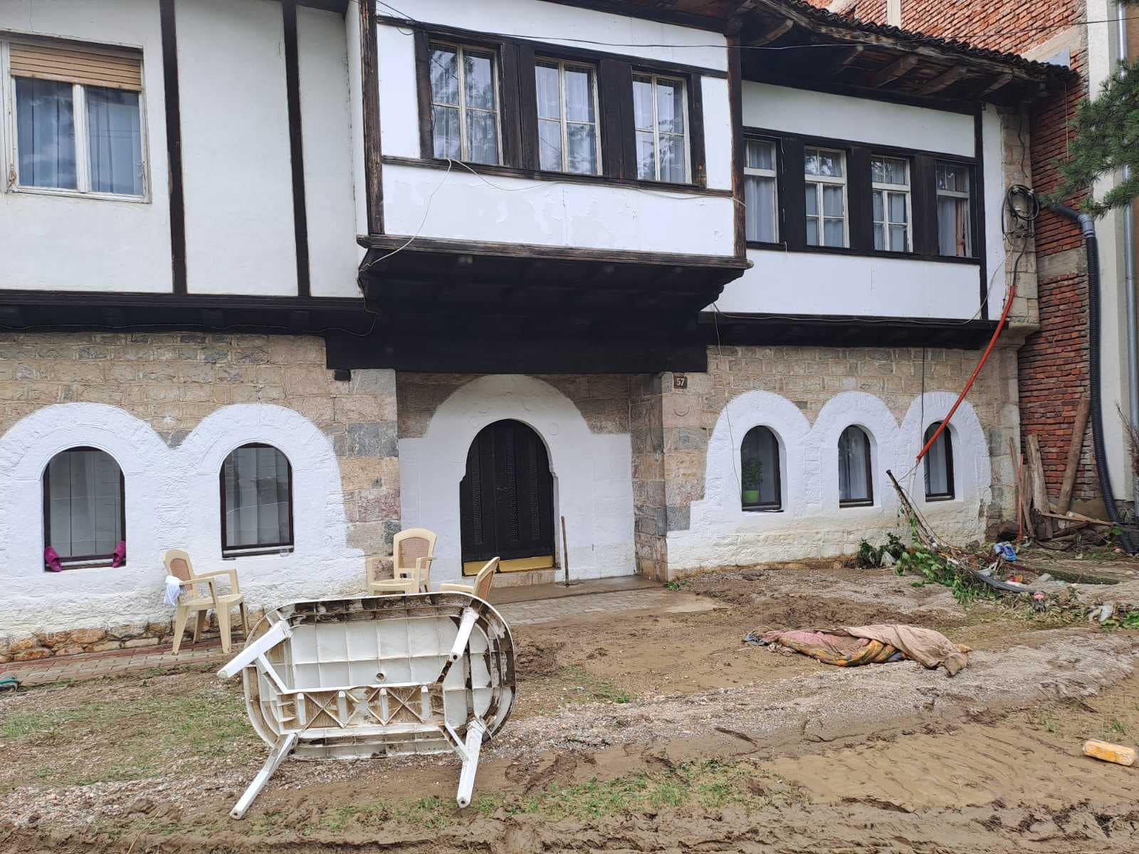 MKRS-monumentet kulturore pas veshimit ne Peje
