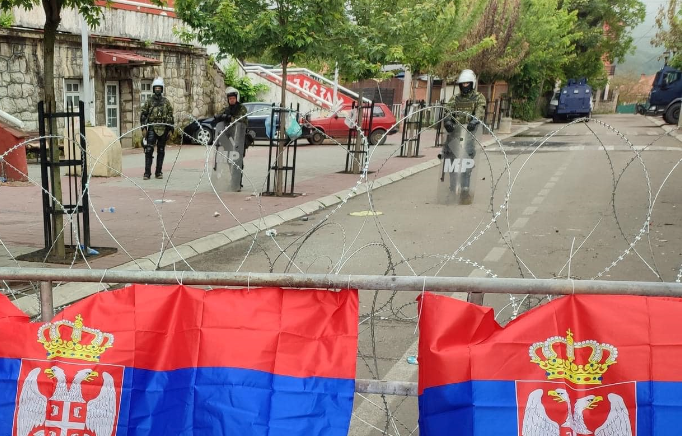 Zvecan -protesta-KFOR