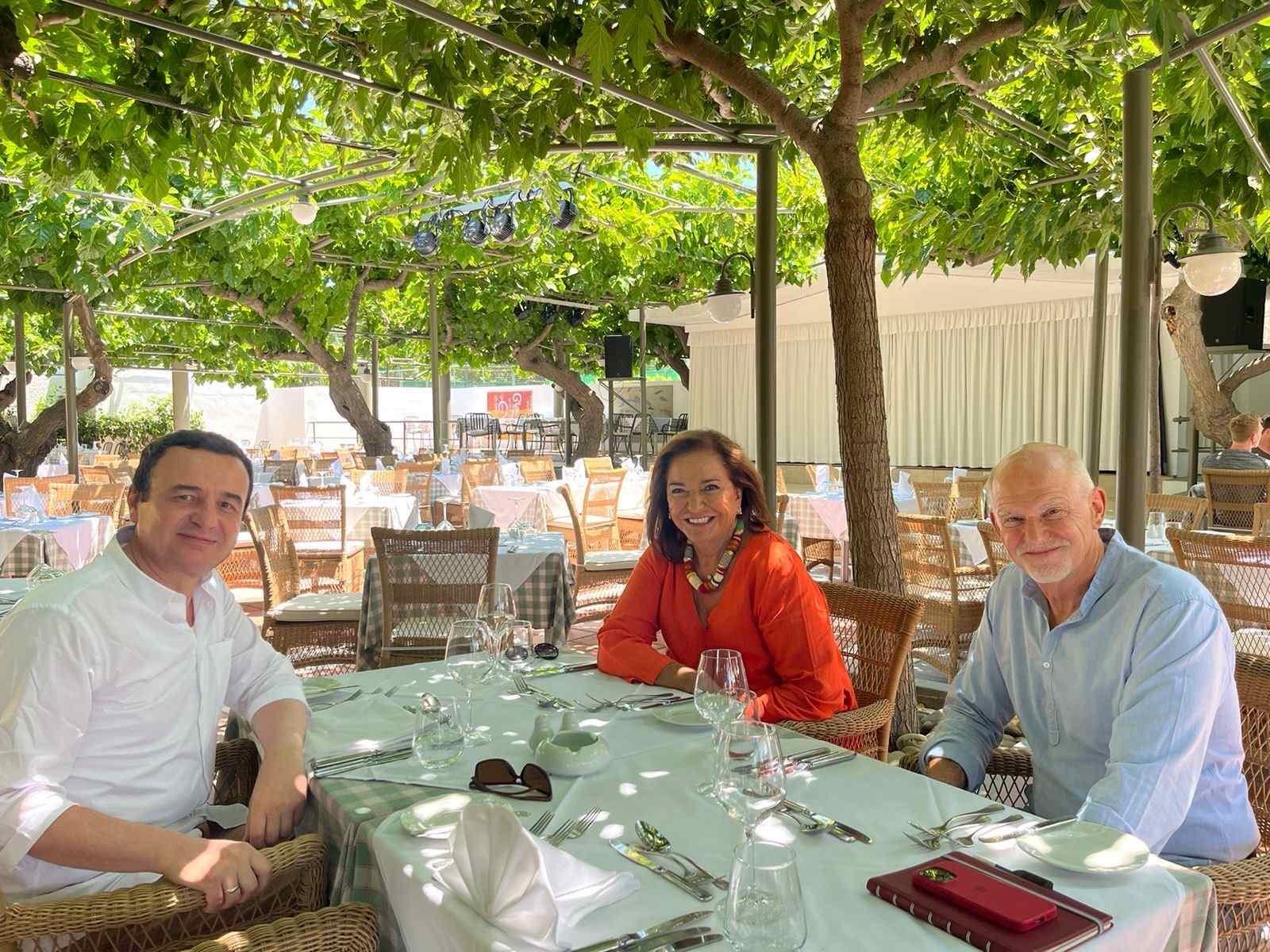 Albin Kurti-Dora Bakoyannis -George Papandreou