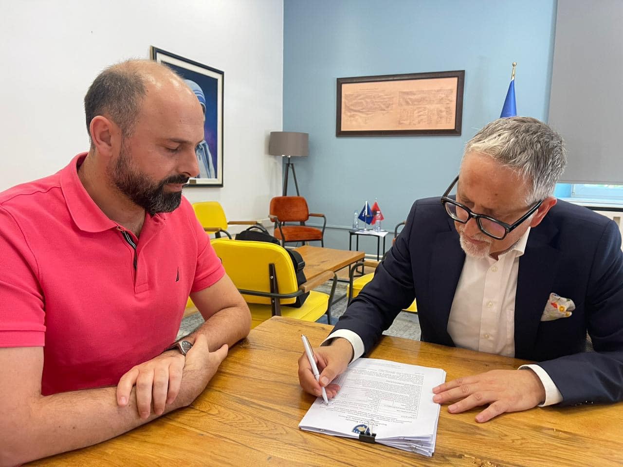 Arben Vitia-shpallen rezultatet e konkursit per shkollim specialistik