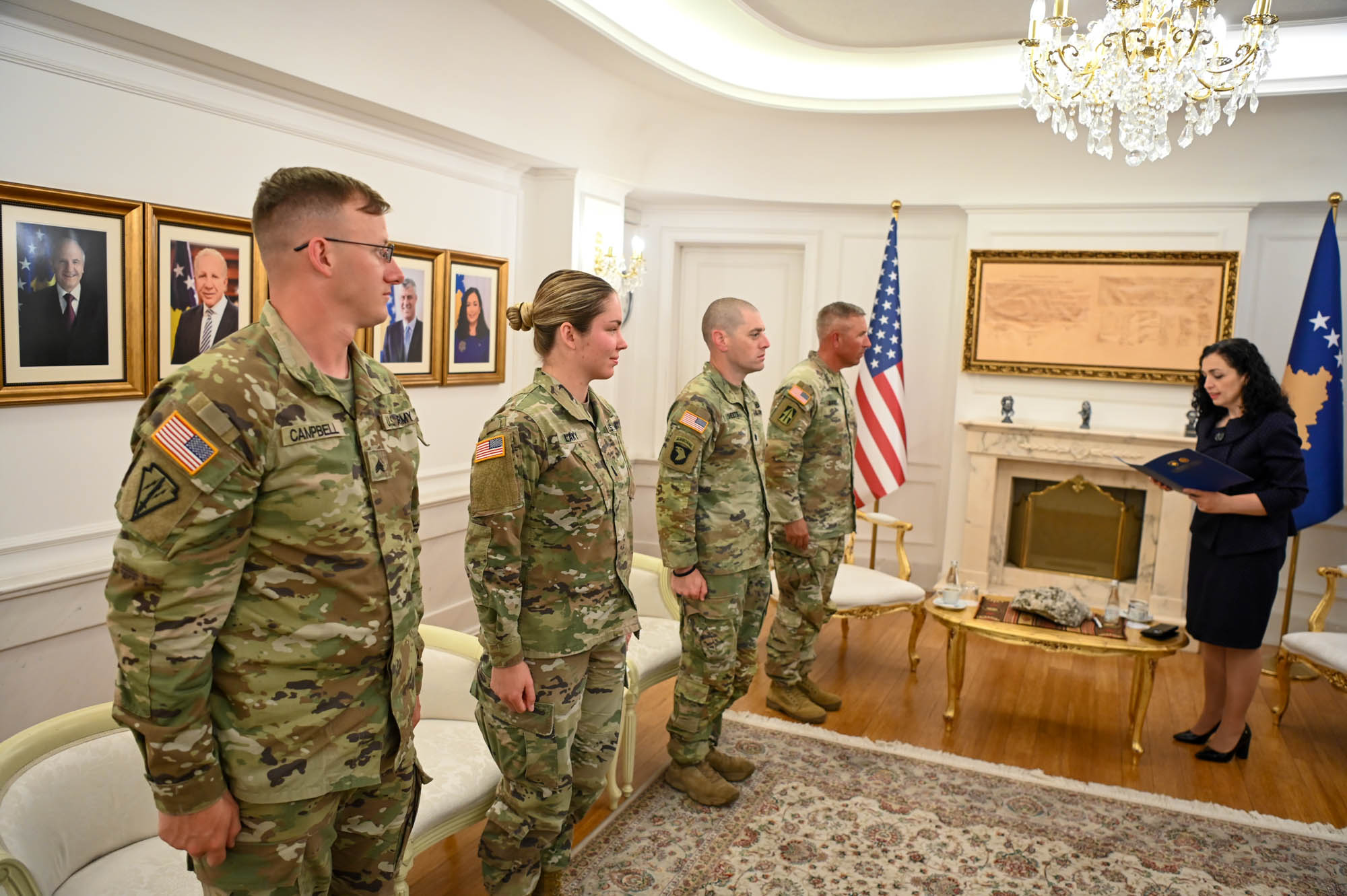 Vjosa Osmani dekoron me Medaljen Presidenciale Ushtarake udhëheqësit ushtarakë amerikanë në KFOR