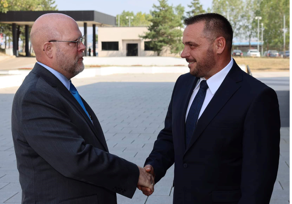 Ejup Maedonci-Jeffrey Hovenier