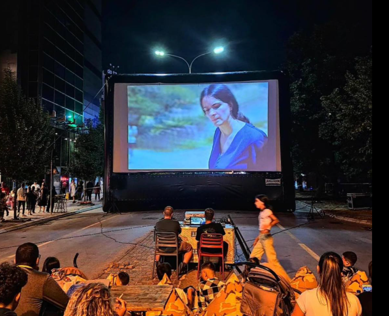 Filmi Zgjoi ne qender te Prishtines