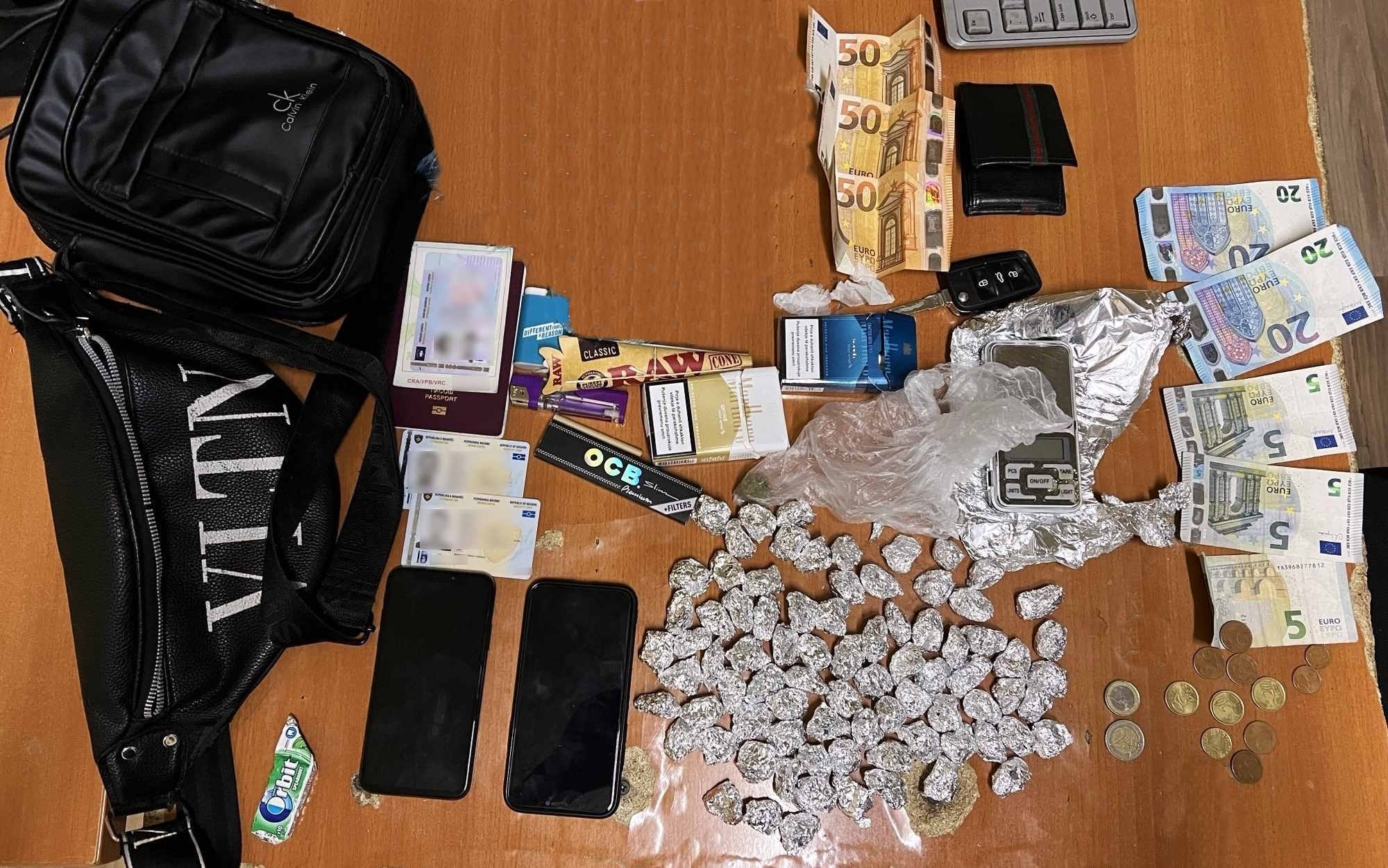 Policia-substanca narkotike