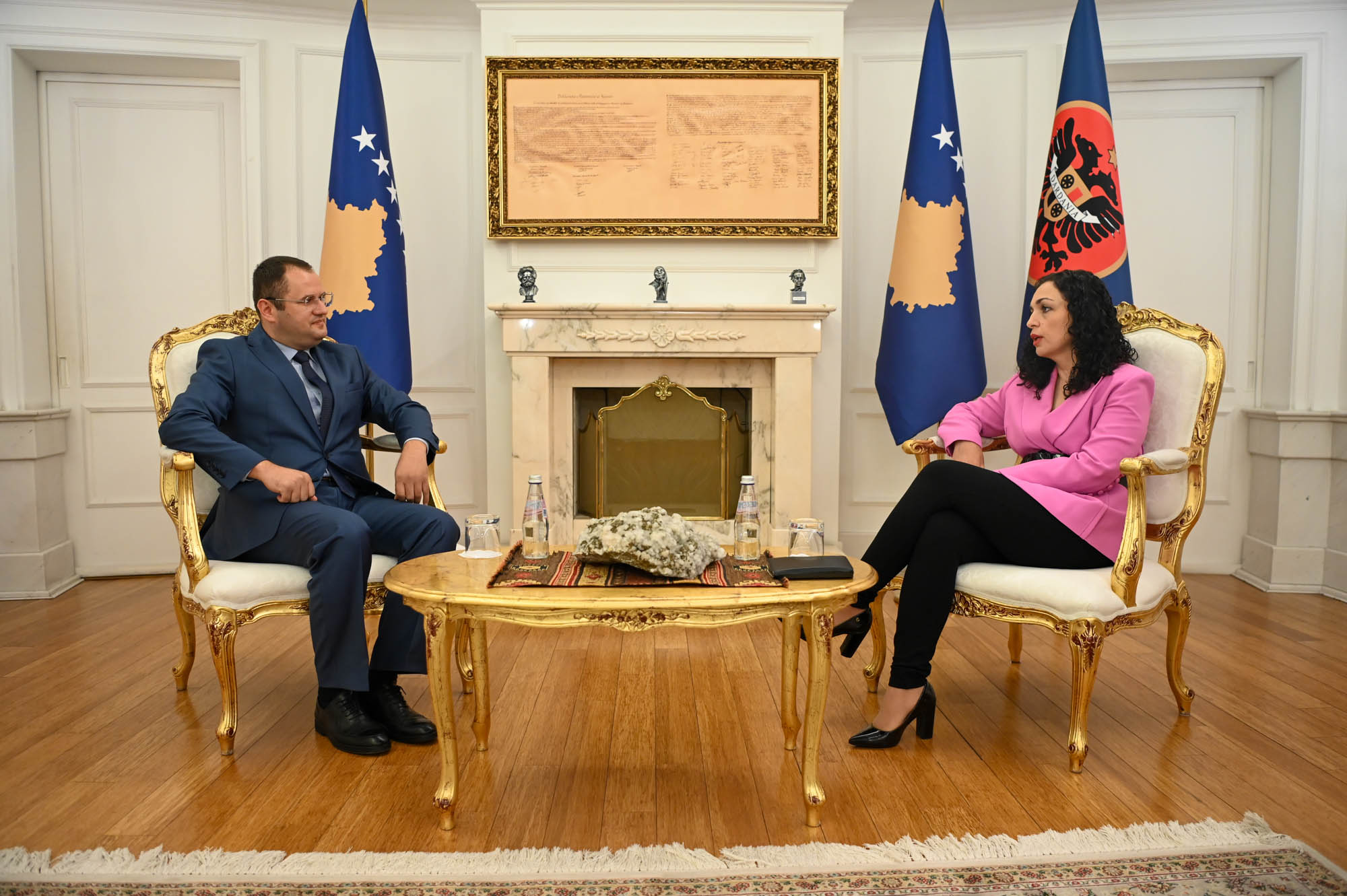 Vjosa Osmani-Ahmet Ismaili