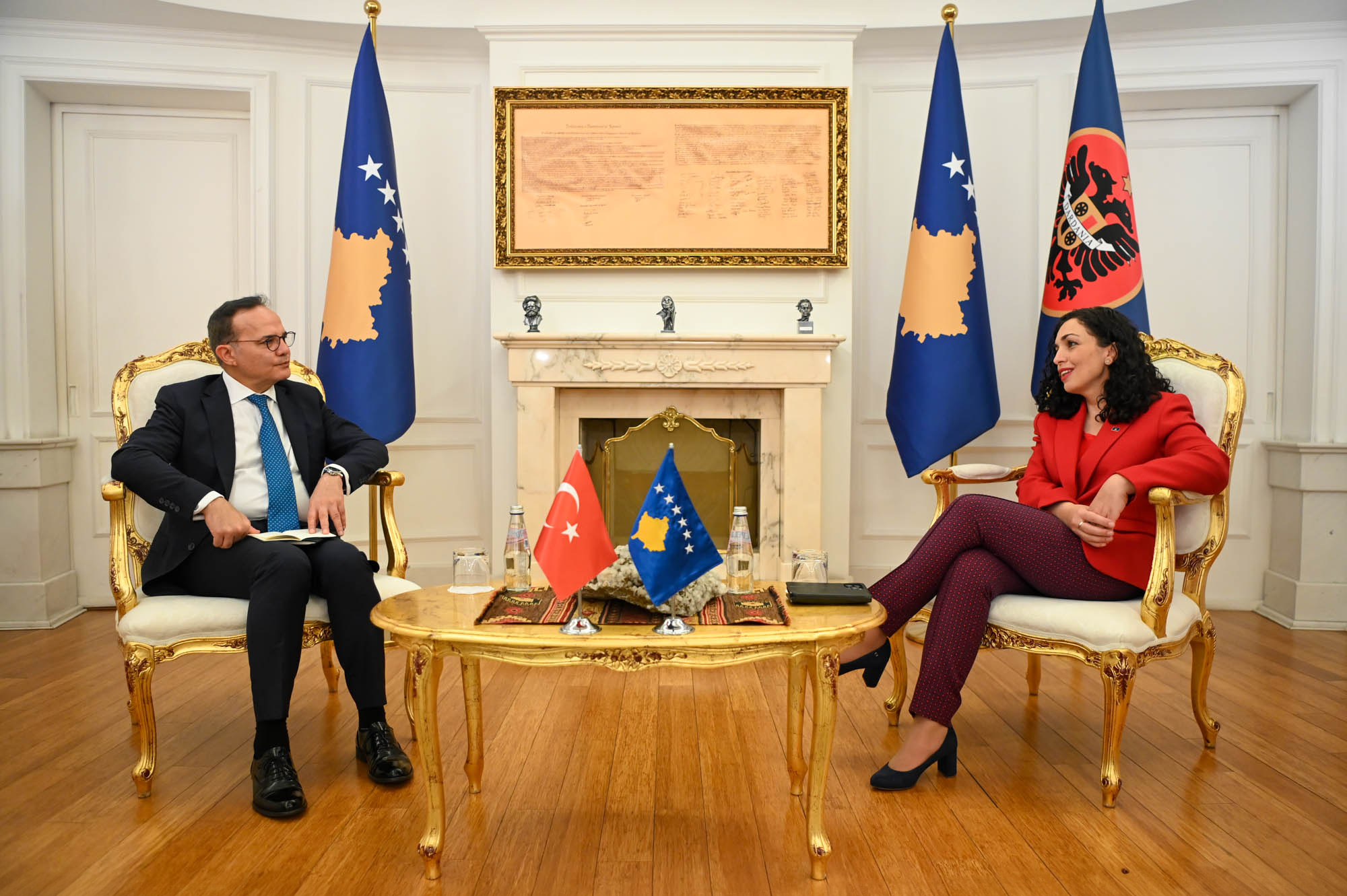 Vjosa Osmani-Mehmet Kemal Bozay