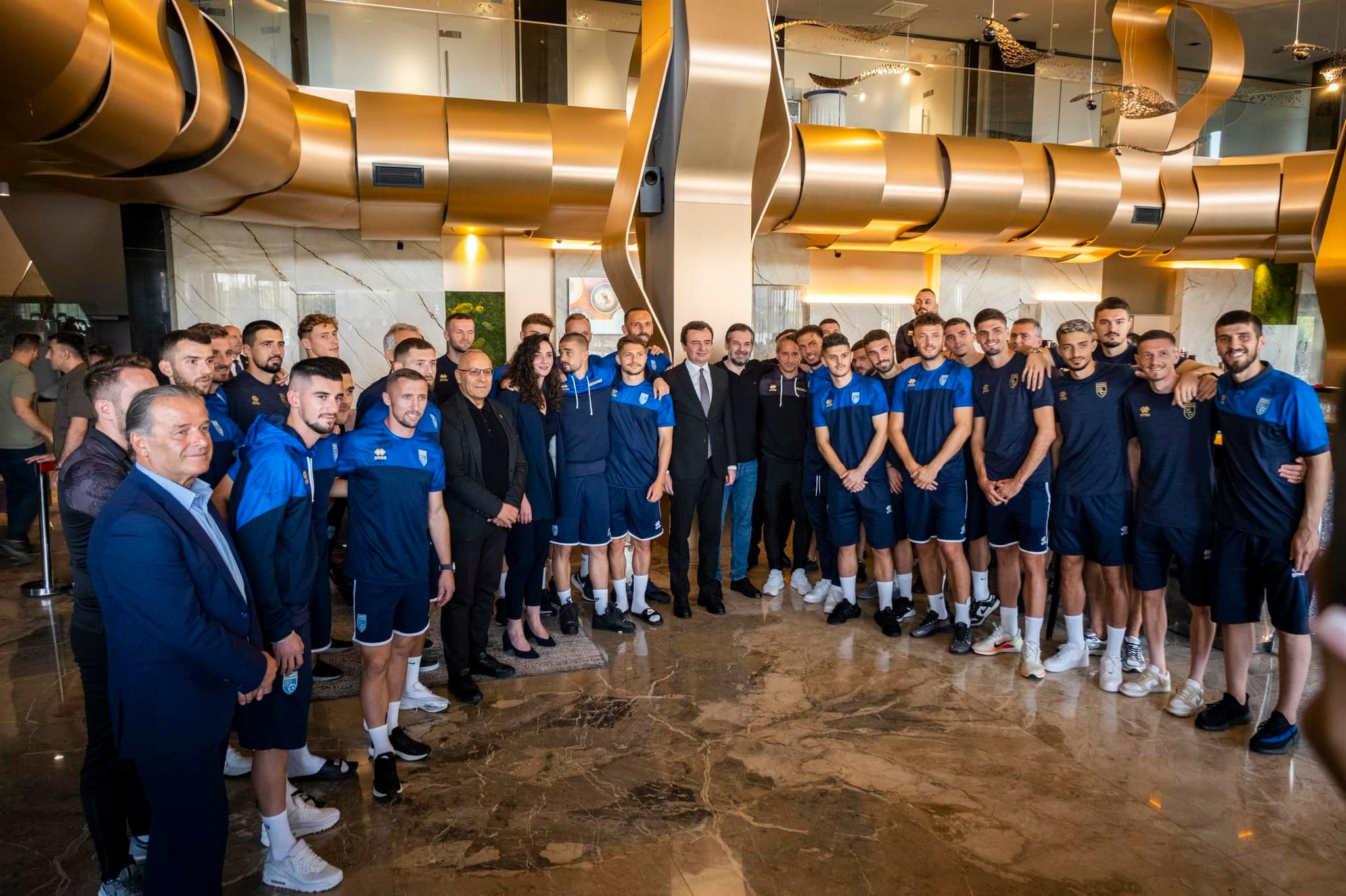 Albin Kurti-Hajrulla Ceku-Futbollistet e Kosoves