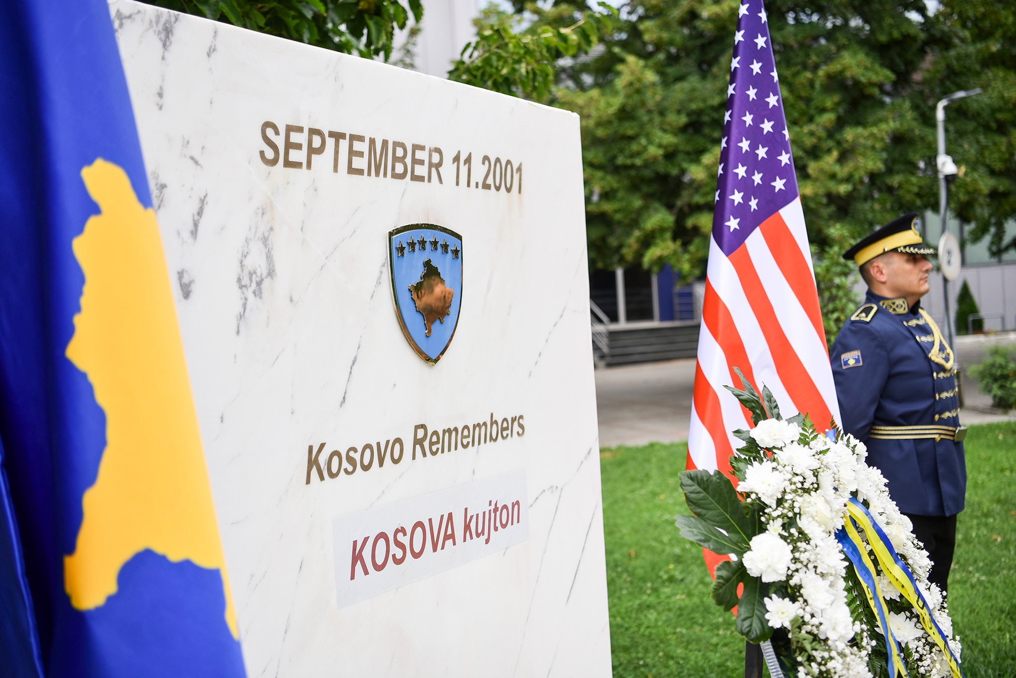 Obelisku “Kosova Kujton”, në nderim të viktimave nga sulmi terrorist i vitit 2001