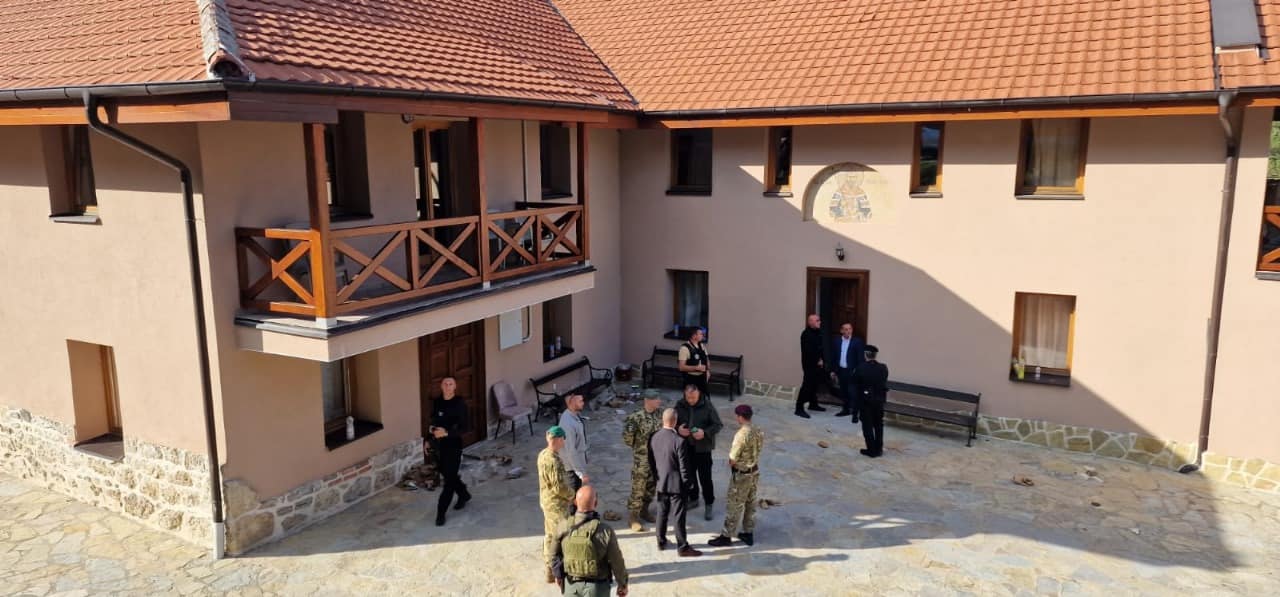 Policia-Gazmend Hoxha ne fshatin Banjske-