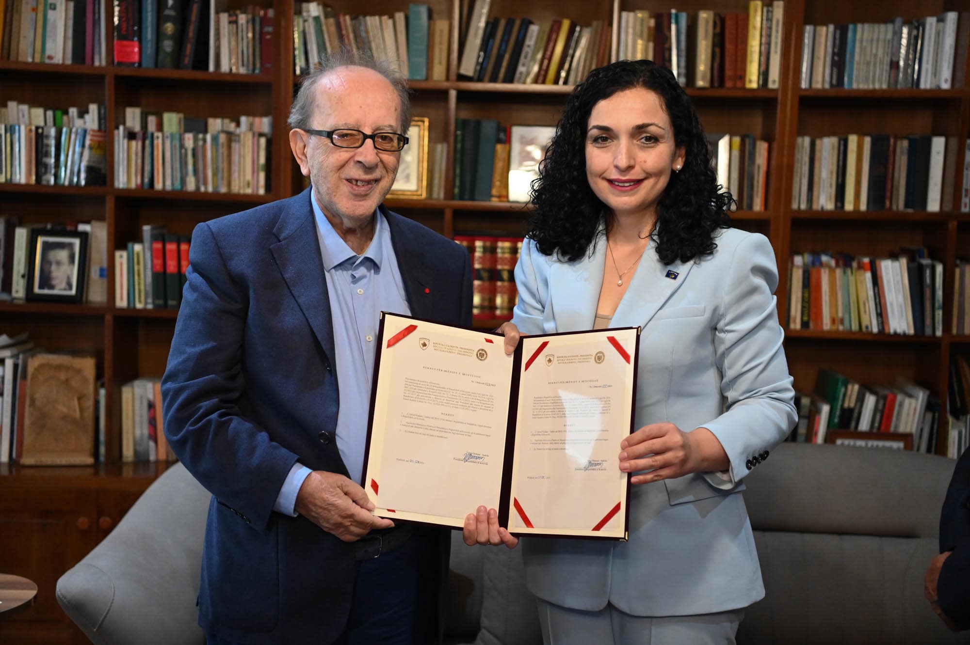 Vjosa Osmani-Ismail Kadare
