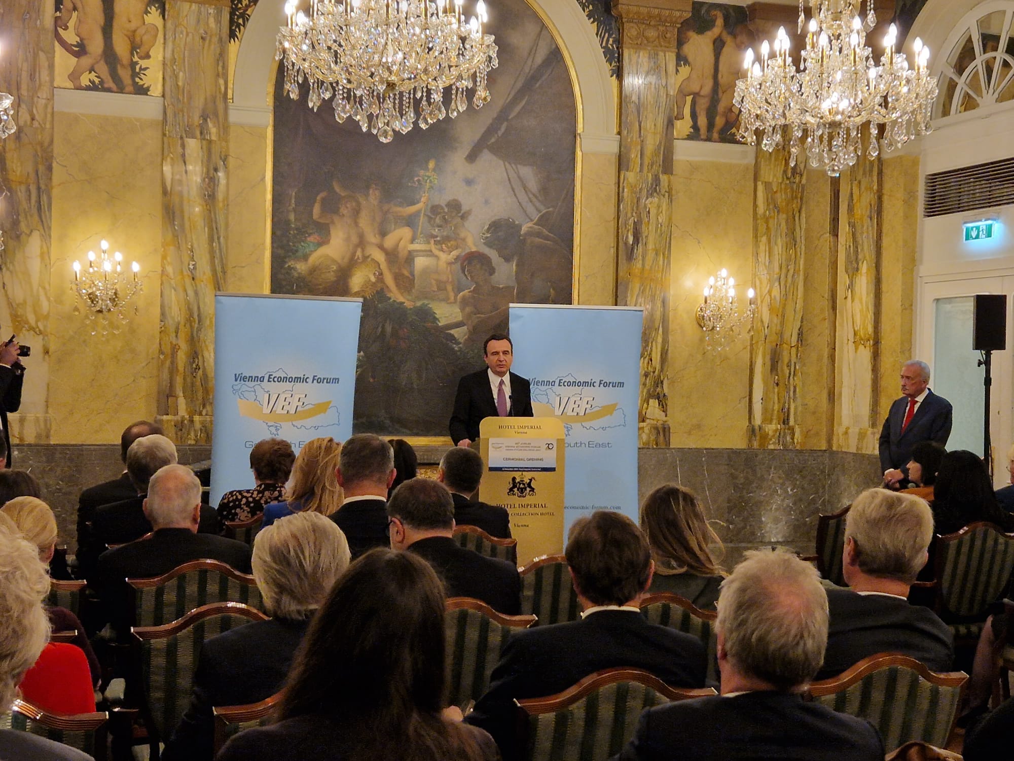 Albin Kurti në Vjenë, merr pjesë në hapjen ceremoniale të edicionit jubilar të Forumit Ekonomik të Vjenës