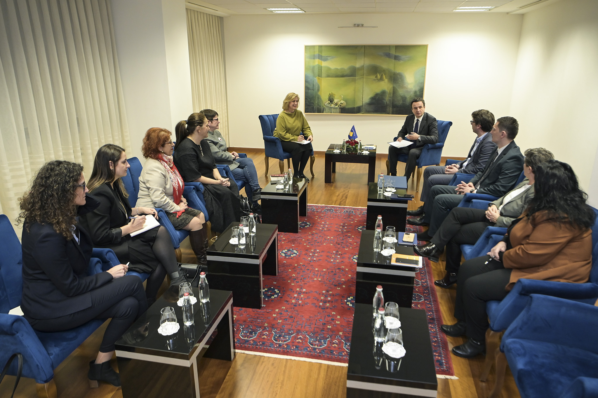 Kurti pret në takim përfaqësueset e Forumit Ekonomik të Grave