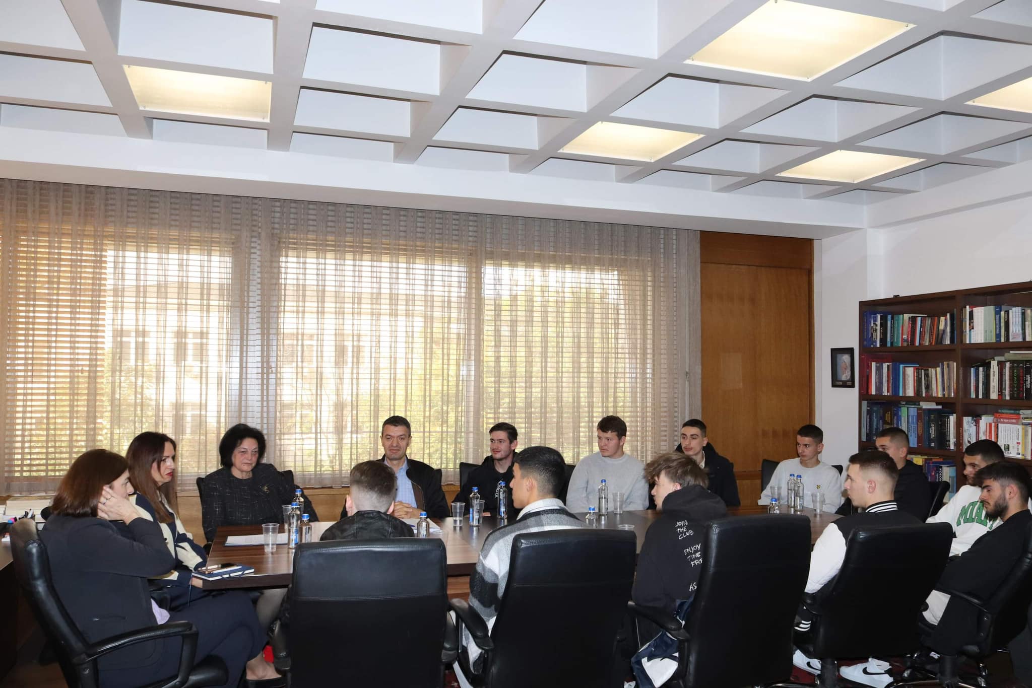 Arberie Nagavci pret grupin e dytë të nxënësve, pjesëmarrës në mobilitetin dy javor në Belgjikë