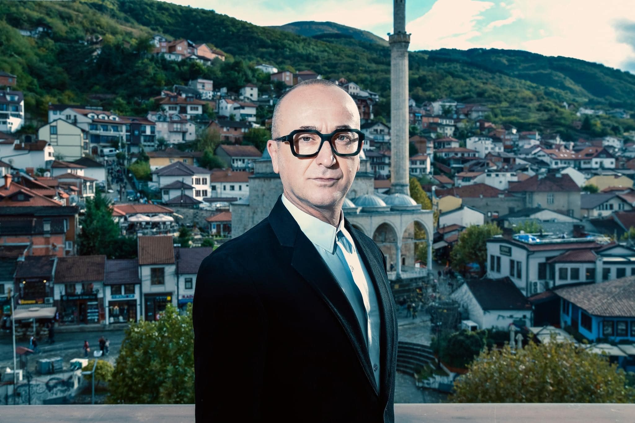 Erzen Shkololli, kurator i edicionit të pestë të Autostrada Biennale